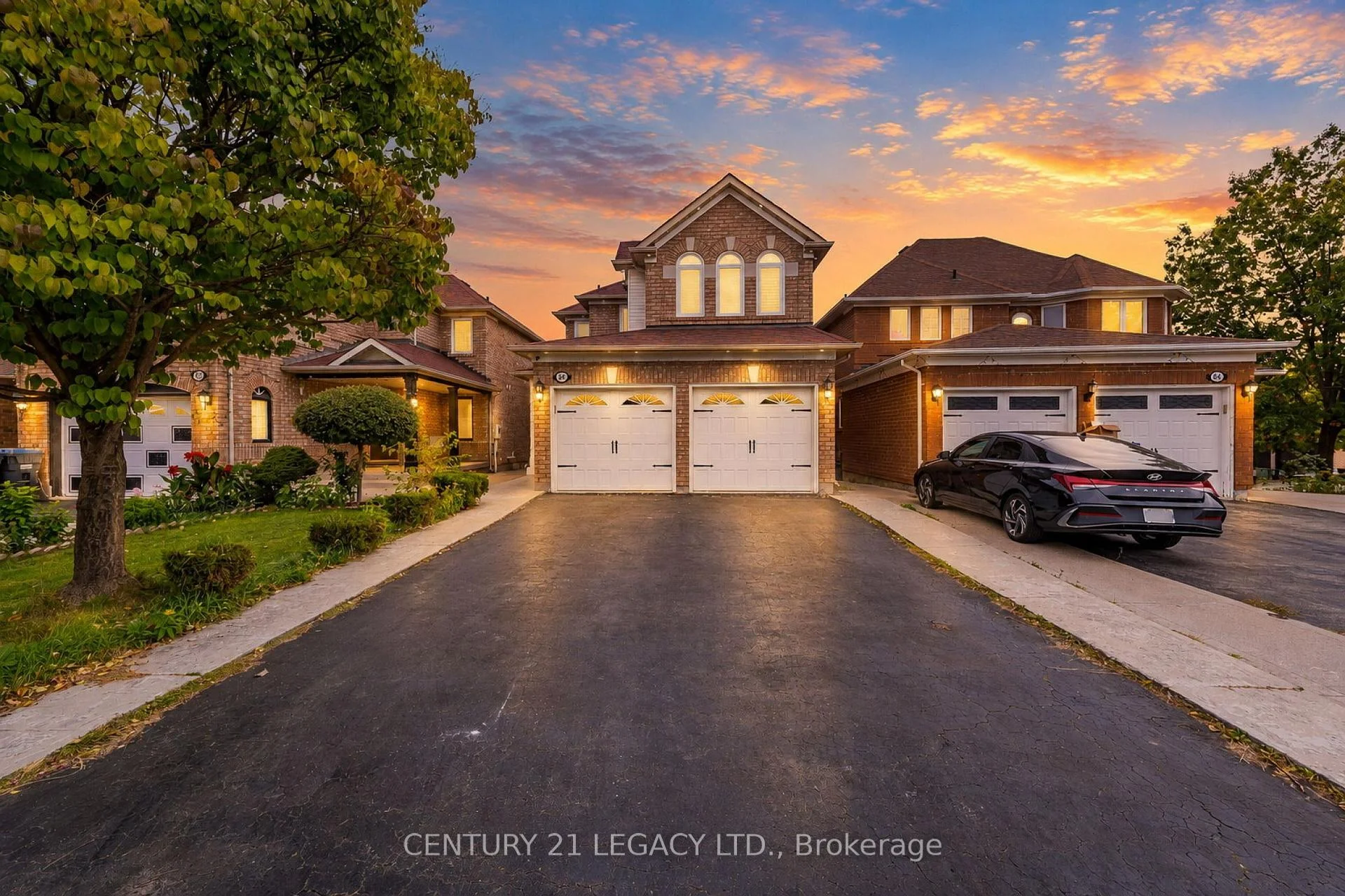 Photo 1 of 64 Narrow Valley Crescent, Brampton, Sandringham-Wellington — HOMEH