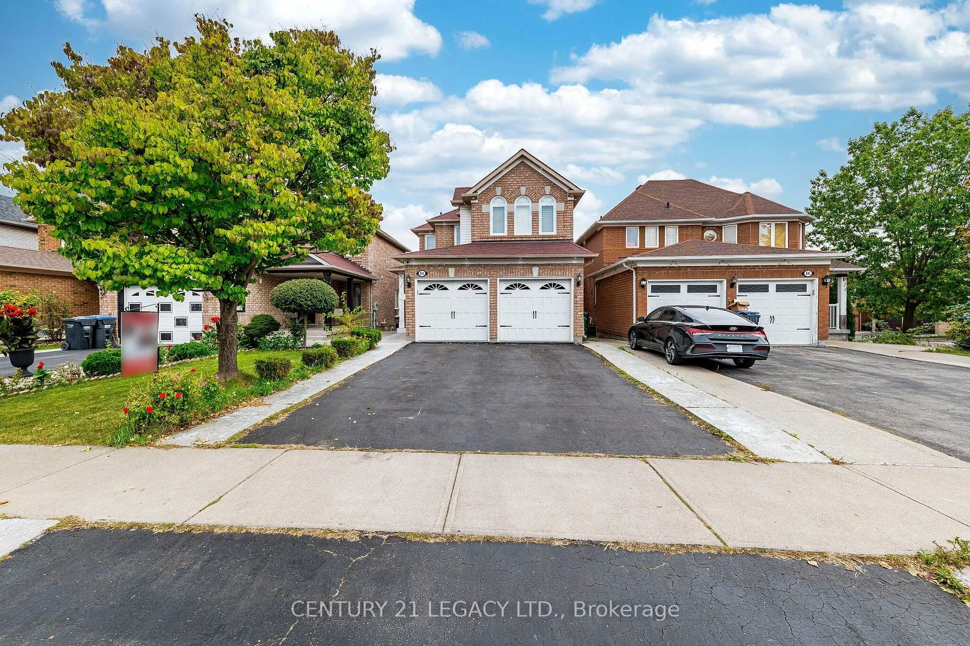 Photo 3 of 64 Narrow Valley Crescent, Brampton, Sandringham-Wellington — HOMEH