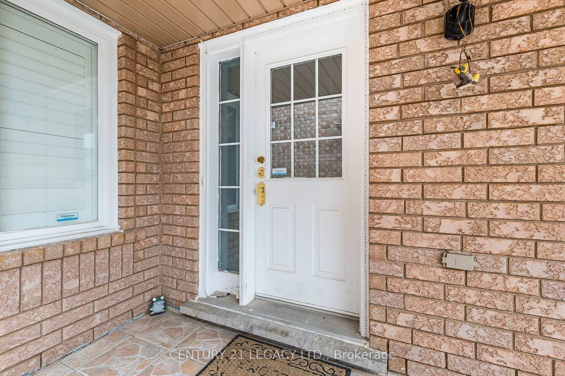 Photo 5 of 64 Narrow Valley Crescent, Brampton, Sandringham-Wellington — HOMEH