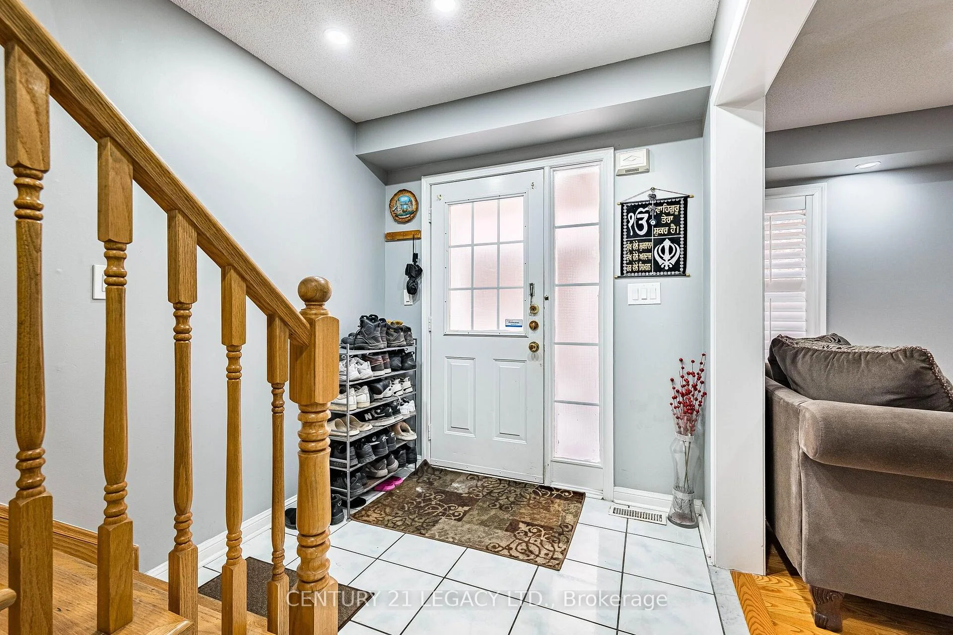 Photo 6 of 64 Narrow Valley Crescent, Brampton, Sandringham-Wellington — HOMEH