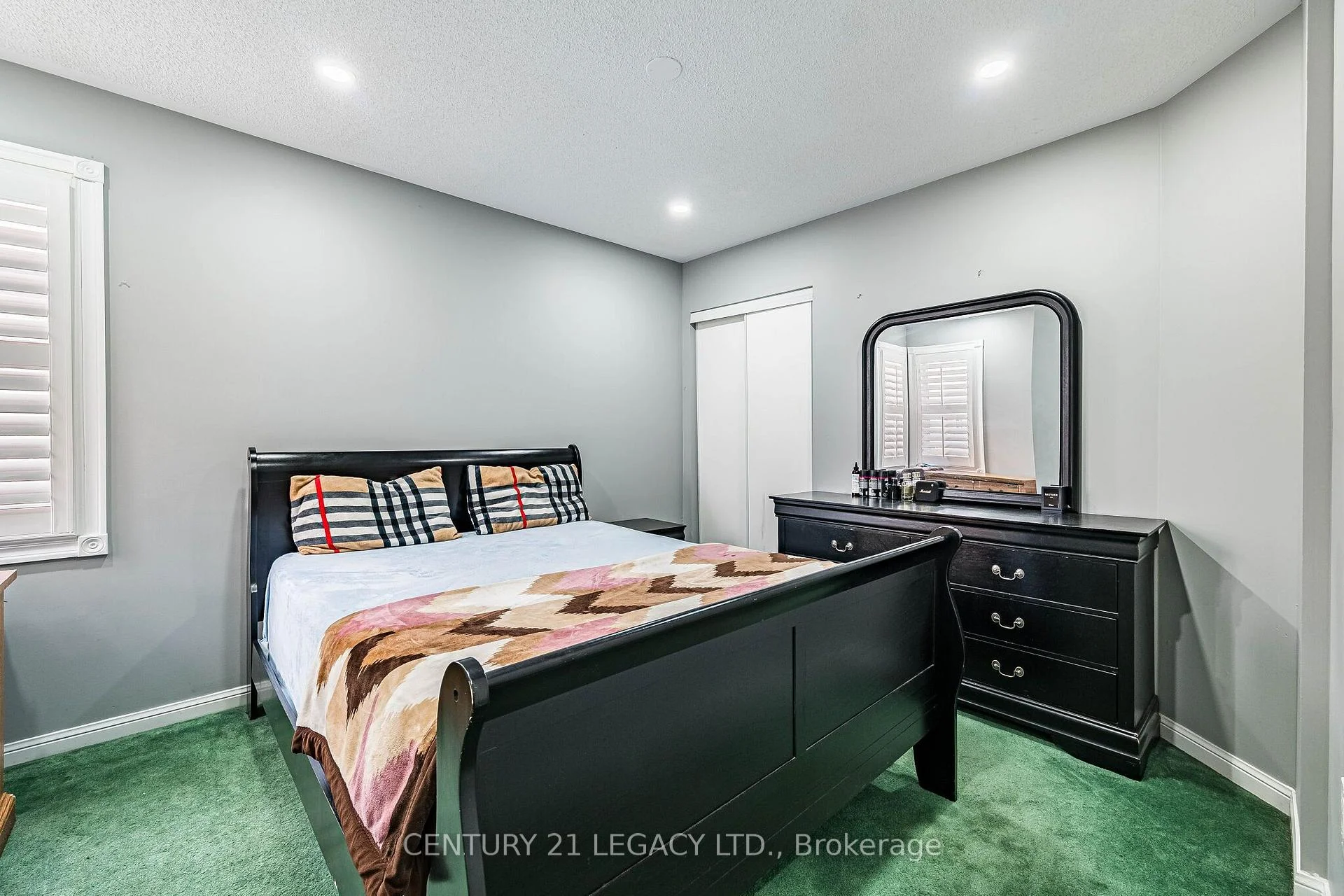 Photo 28 of 64 Narrow Valley Crescent, Brampton, Sandringham-Wellington — HOMEH