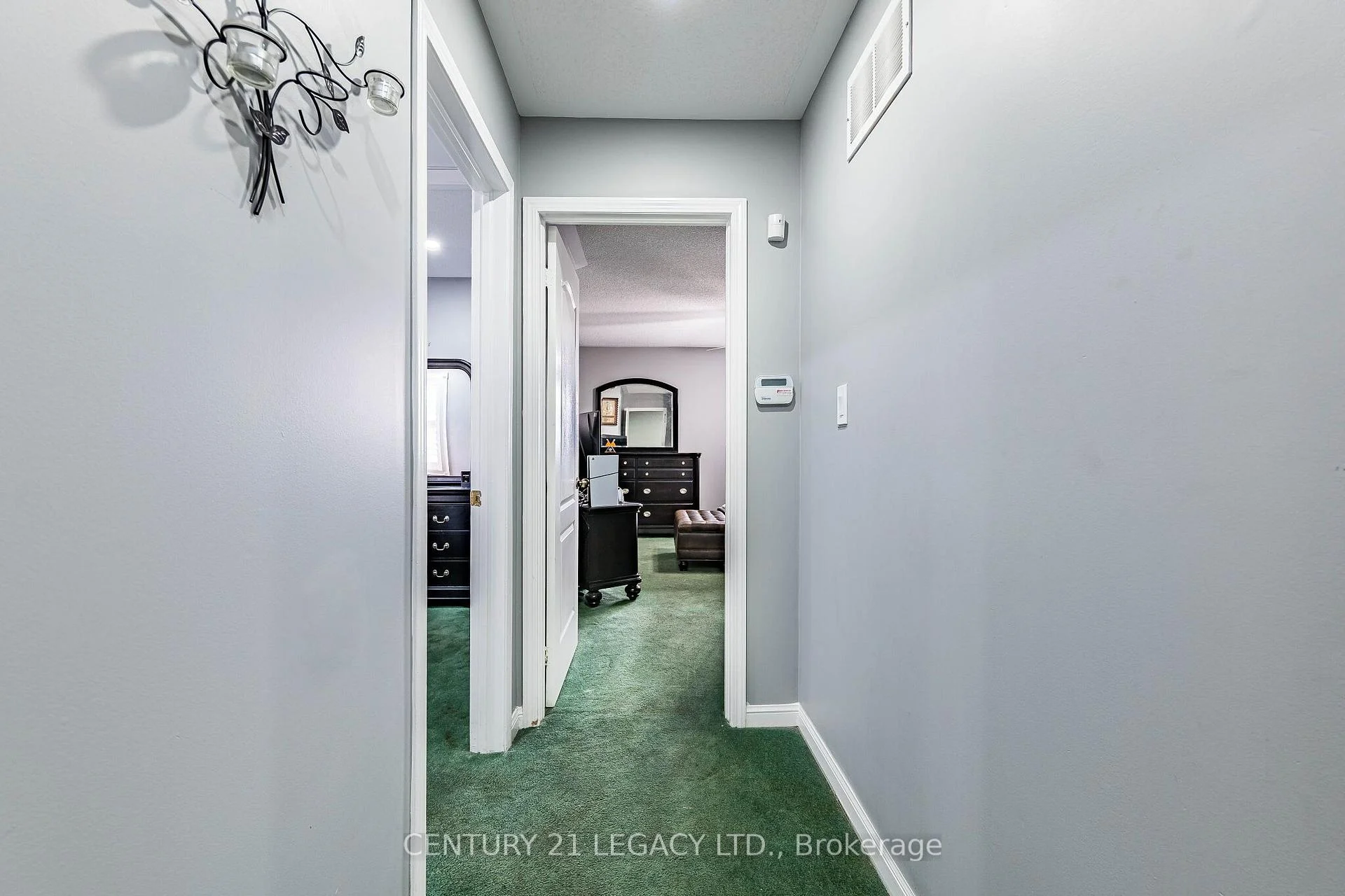 Photo 32 of 64 Narrow Valley Crescent, Brampton, Sandringham-Wellington — HOMEH