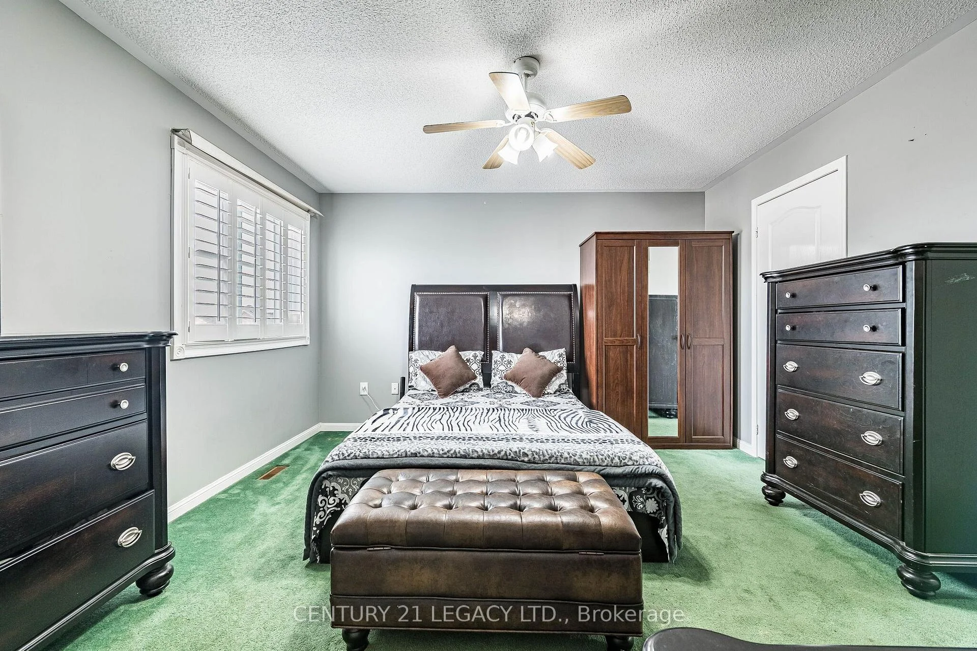 Photo 33 of 64 Narrow Valley Crescent, Brampton, Sandringham-Wellington — HOMEH