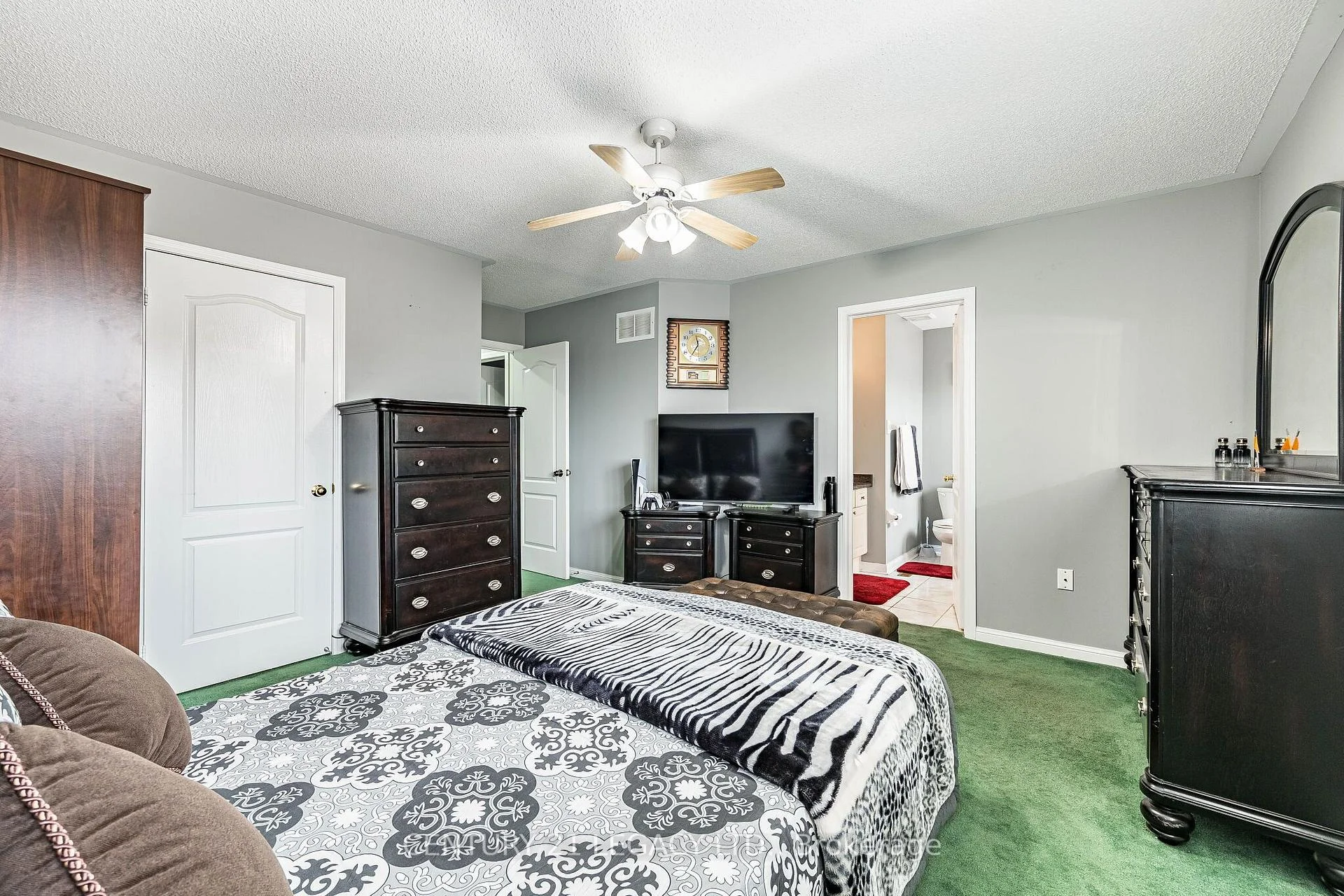 Photo 34 of 64 Narrow Valley Crescent, Brampton, Sandringham-Wellington — HOMEH