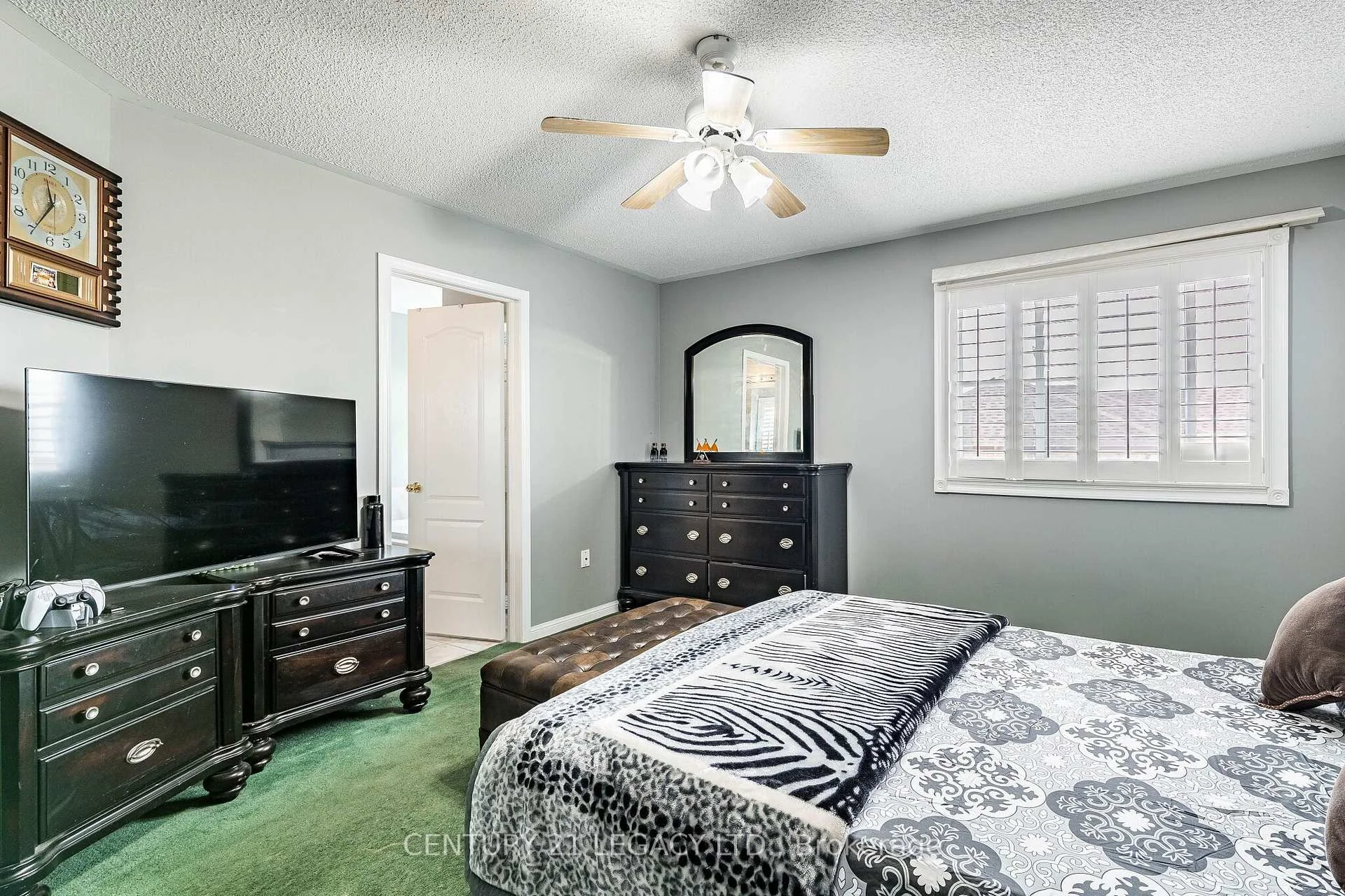 Photo 35 of 64 Narrow Valley Crescent, Brampton, Sandringham-Wellington — HOMEH