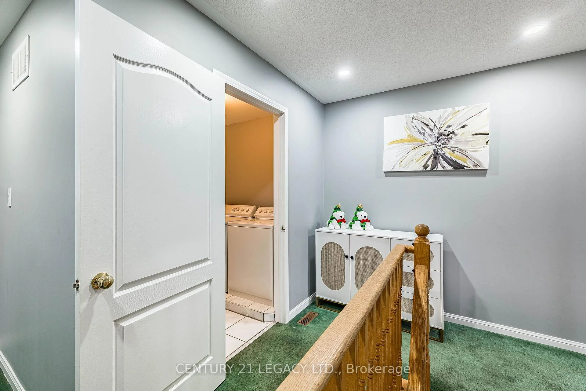 Photo 40 of 64 Narrow Valley Crescent, Brampton, Sandringham-Wellington — HOMEH
