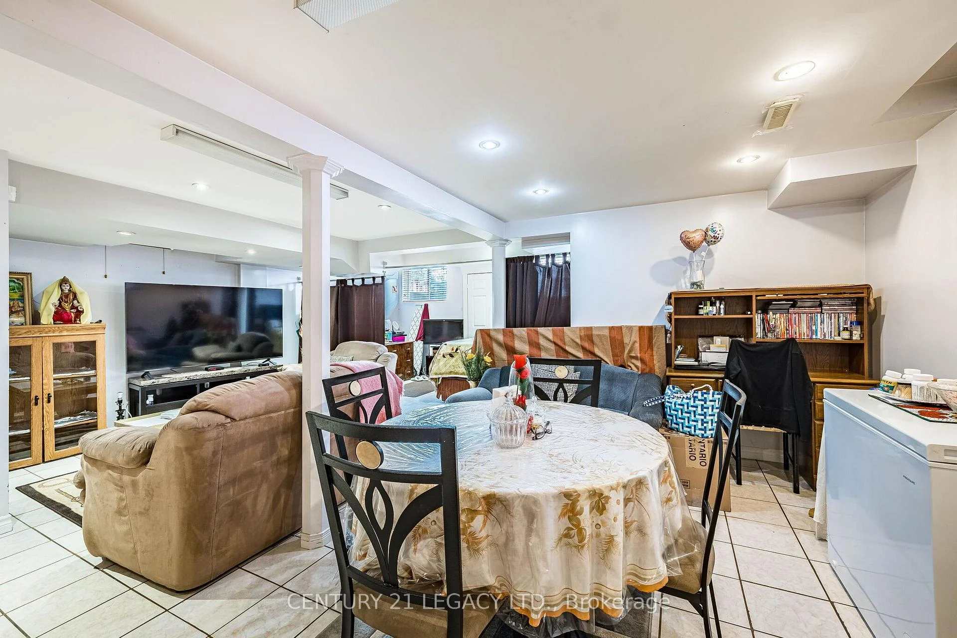 Photo 42 of 64 Narrow Valley Crescent, Brampton, Sandringham-Wellington — HOMEH