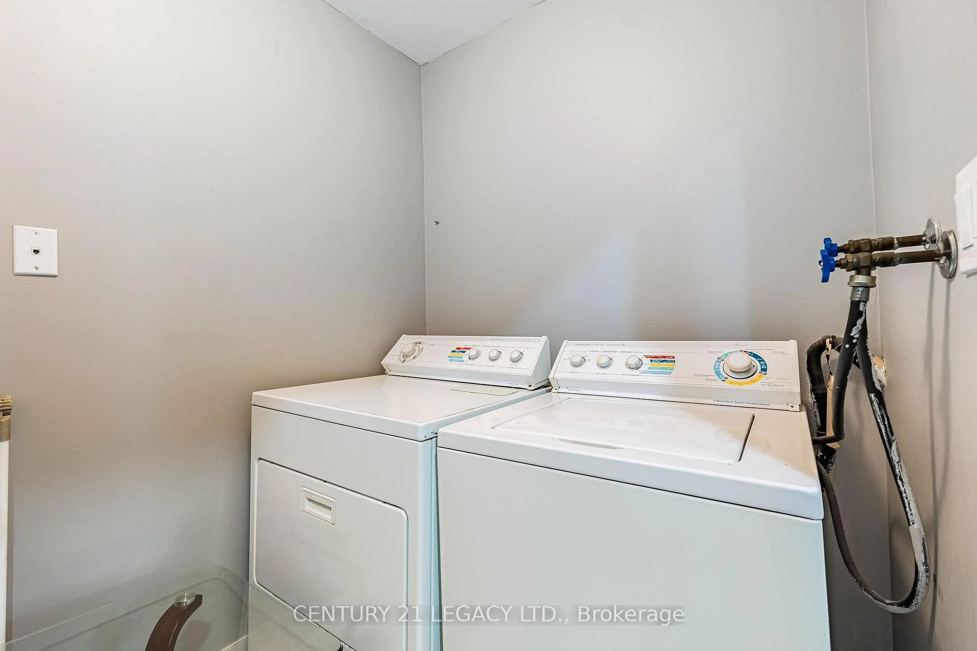 Photo 47 of 64 Narrow Valley Crescent, Brampton, Sandringham-Wellington — HOMEH