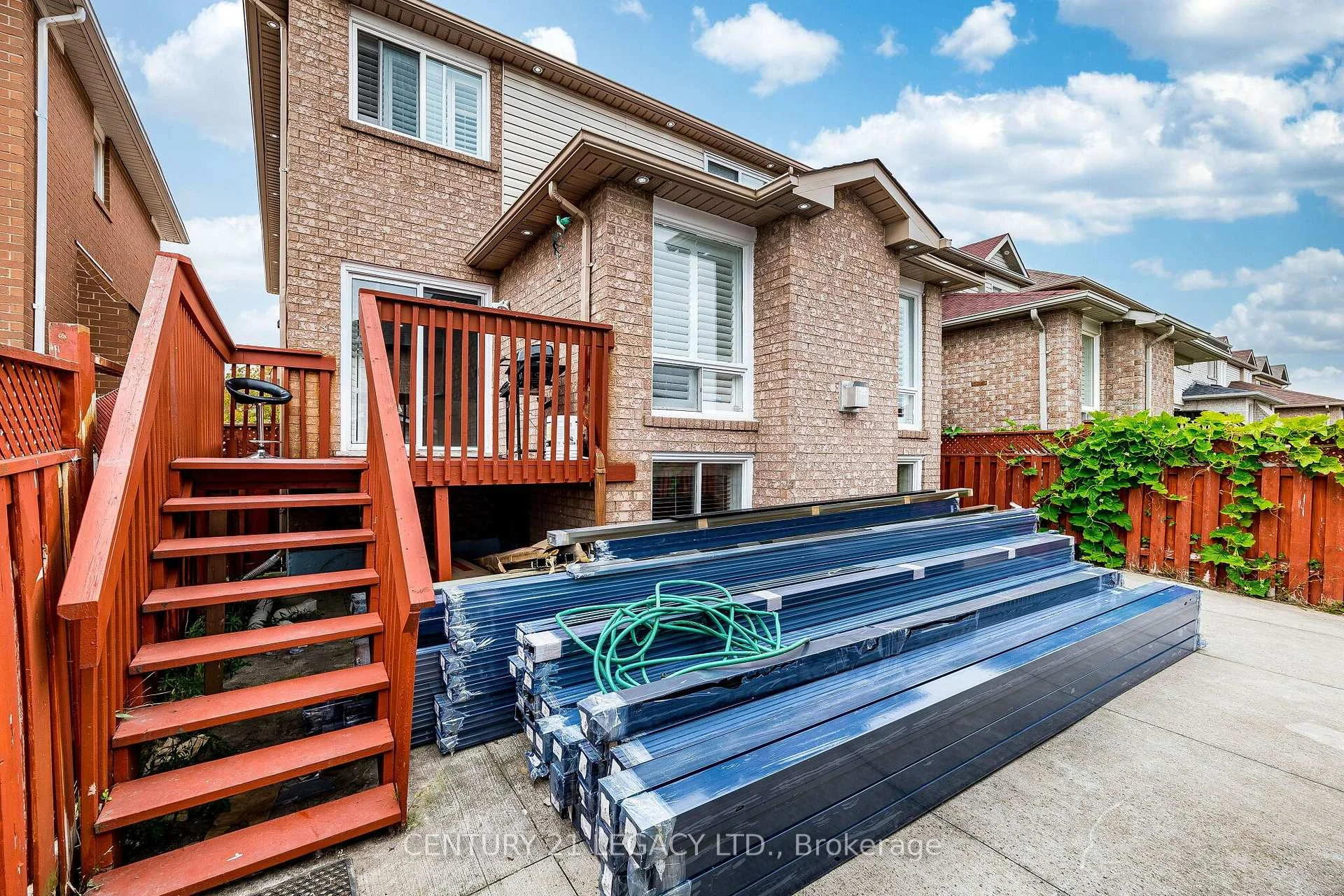 Photo 48 of 64 Narrow Valley Crescent, Brampton, Sandringham-Wellington — HOMEH