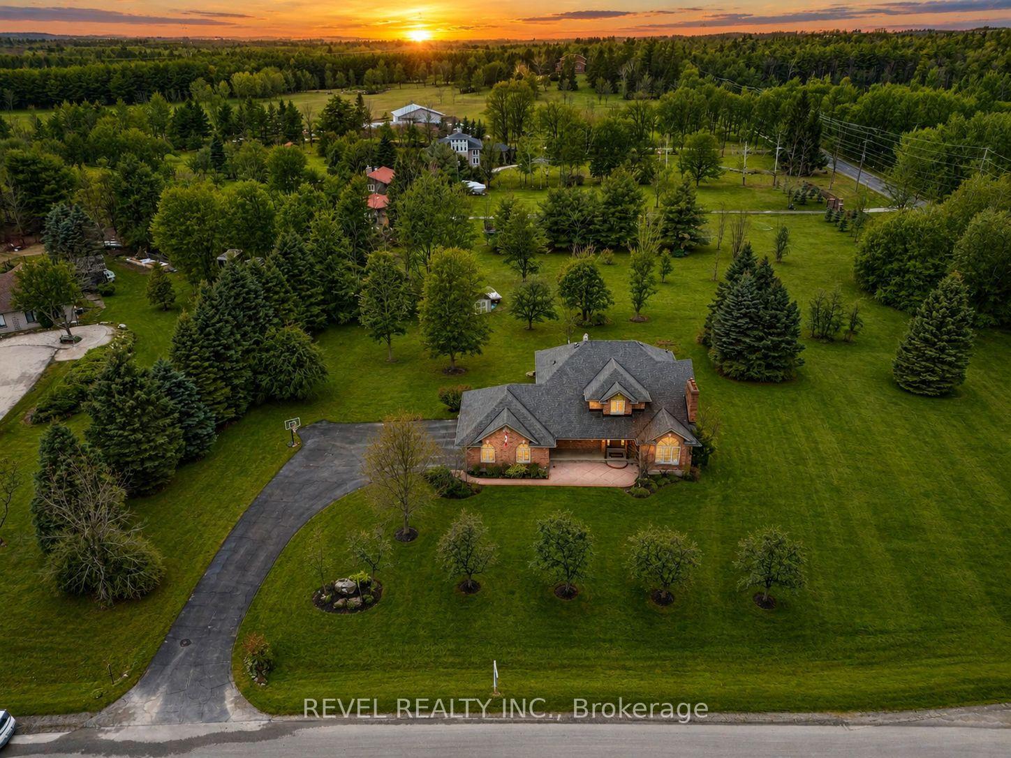 Photo 2 of 2255 Mohawk Trail, Milton, Campbellville — HOMEH