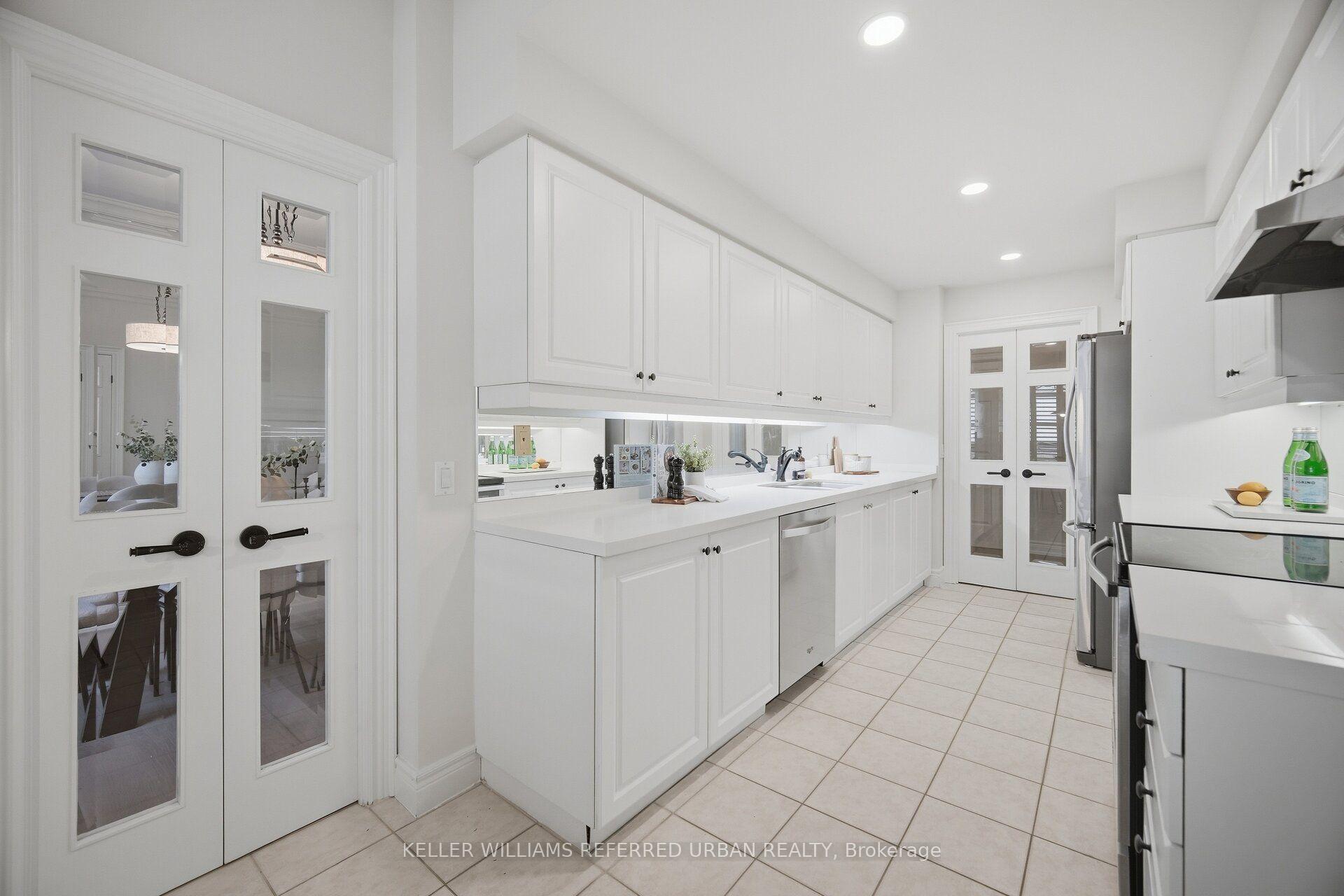 Photo 18 of Unit 210, 10 Old Mill Trail, Etobicoke, Kingsway South — HOMEH