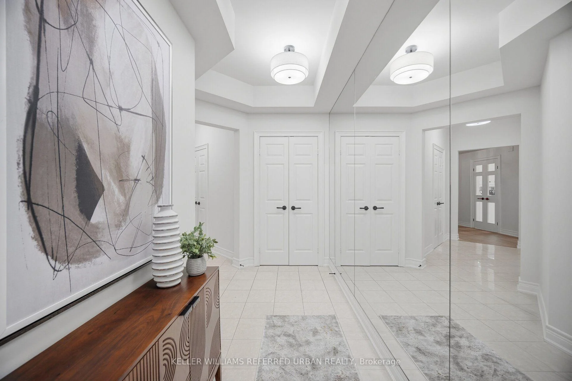 Photo 5 of Unit 210, 10 Old Mill Trail, Etobicoke, Kingsway South — HOMEH