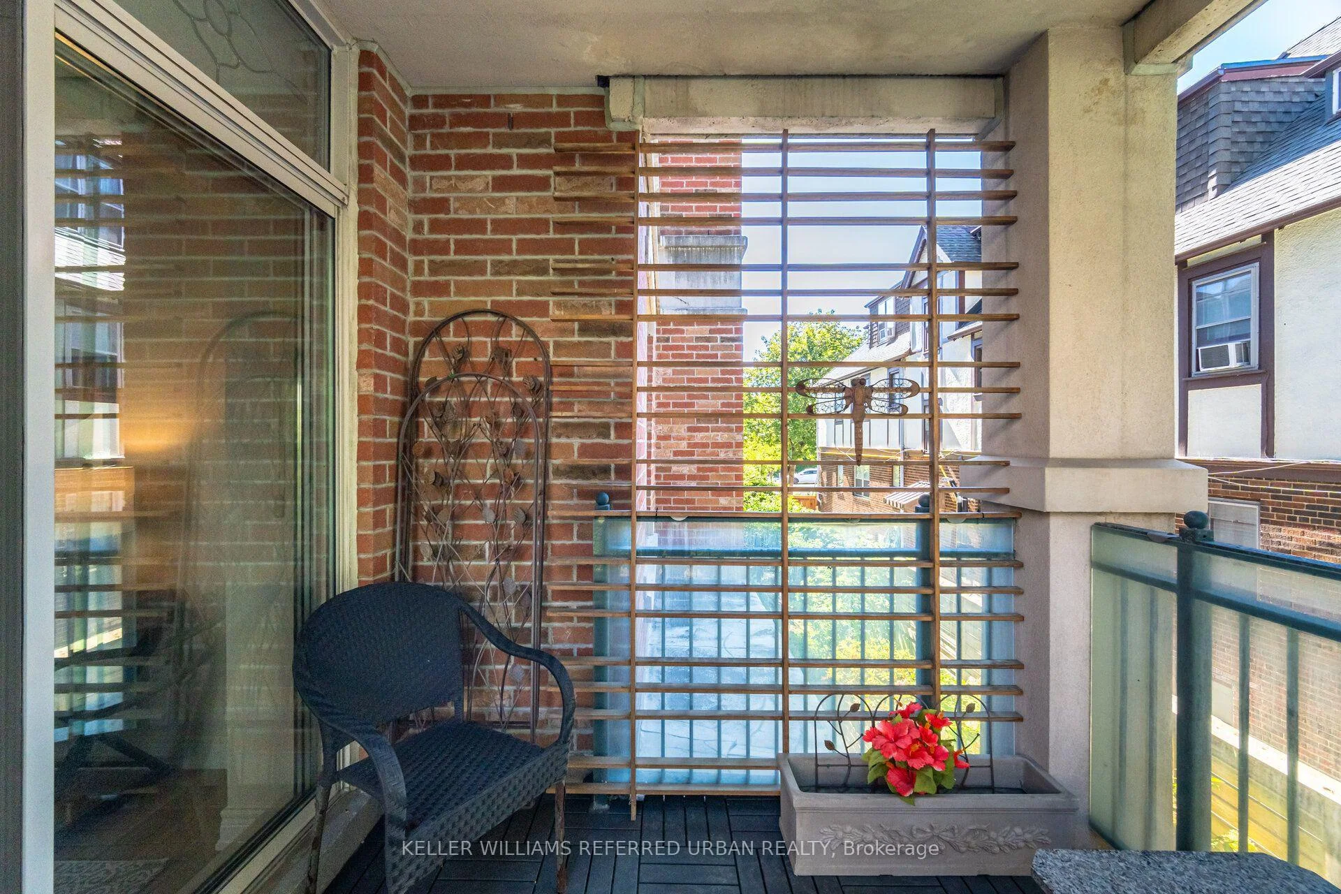 Photo 52 of Unit 210, 10 Old Mill Trail, Etobicoke, Kingsway South — HOMEH