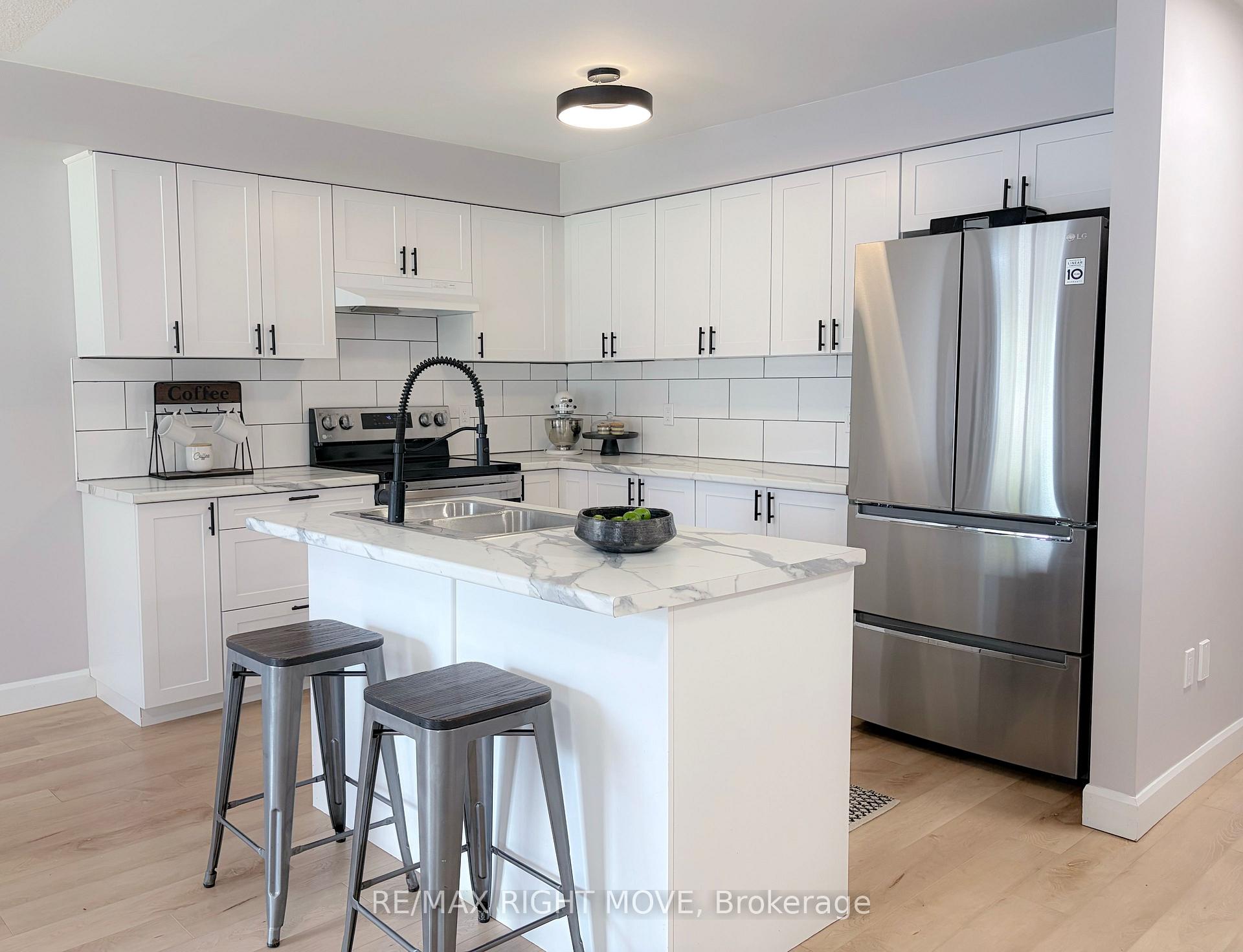 Photo 6 of 40 Michelle Drive, Orillia — HOMEH