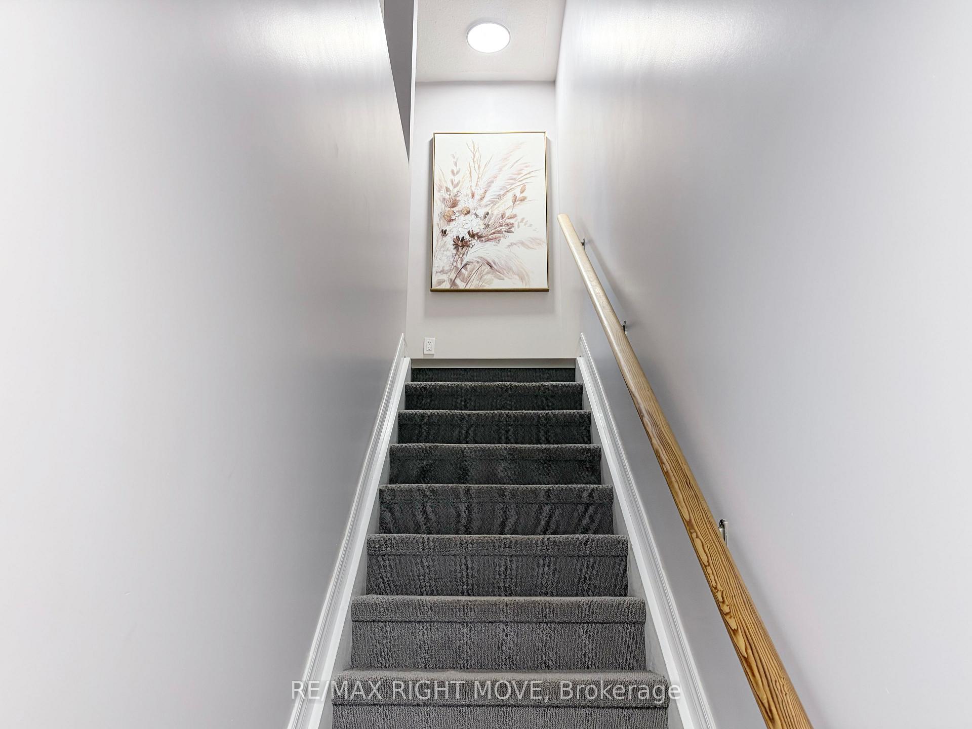 Photo 11 of 40 Michelle Drive, Orillia — HOMEH