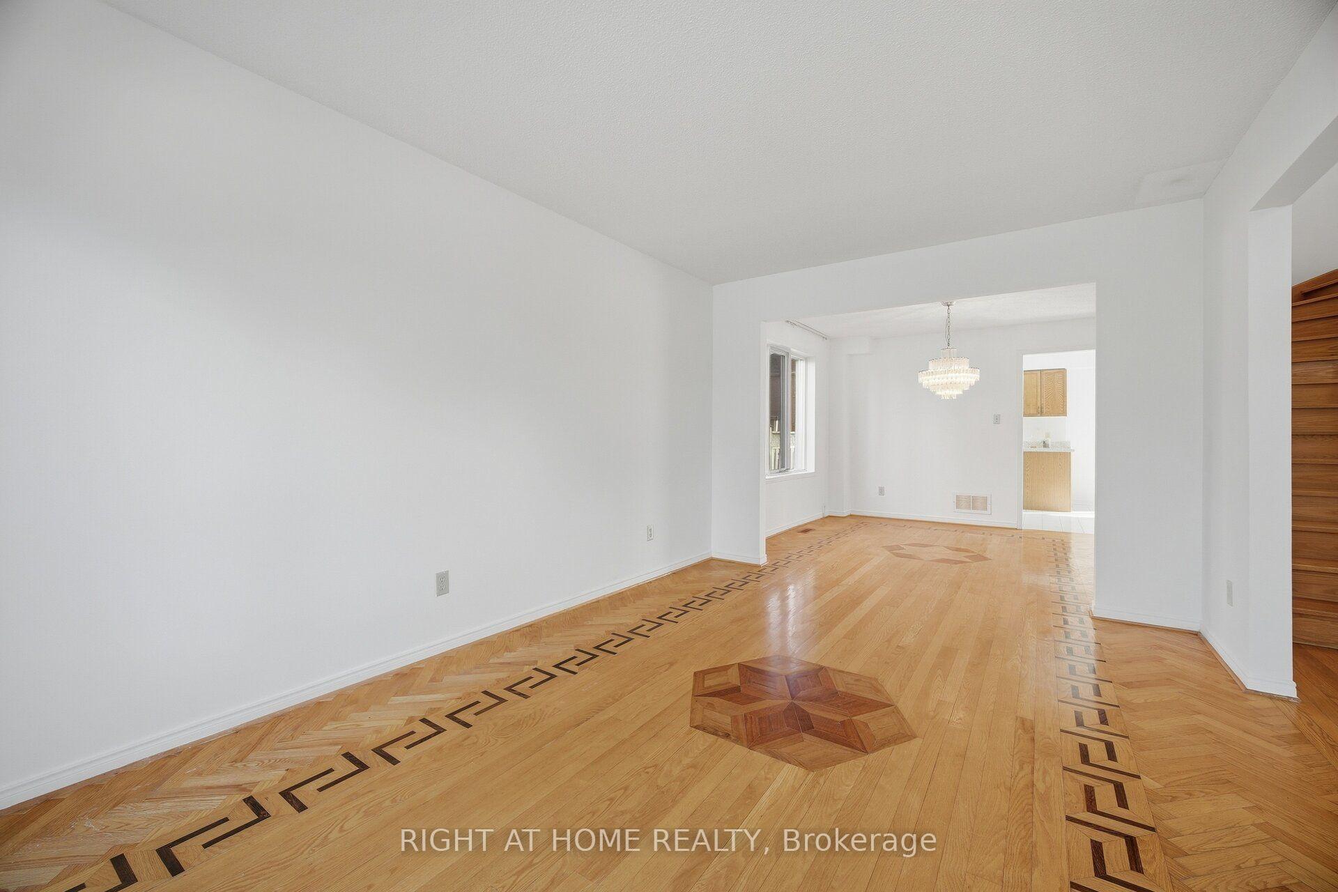 Photo 10 of 11 Lynda Mcneil Place, Markham, Middlefield — HOMEH