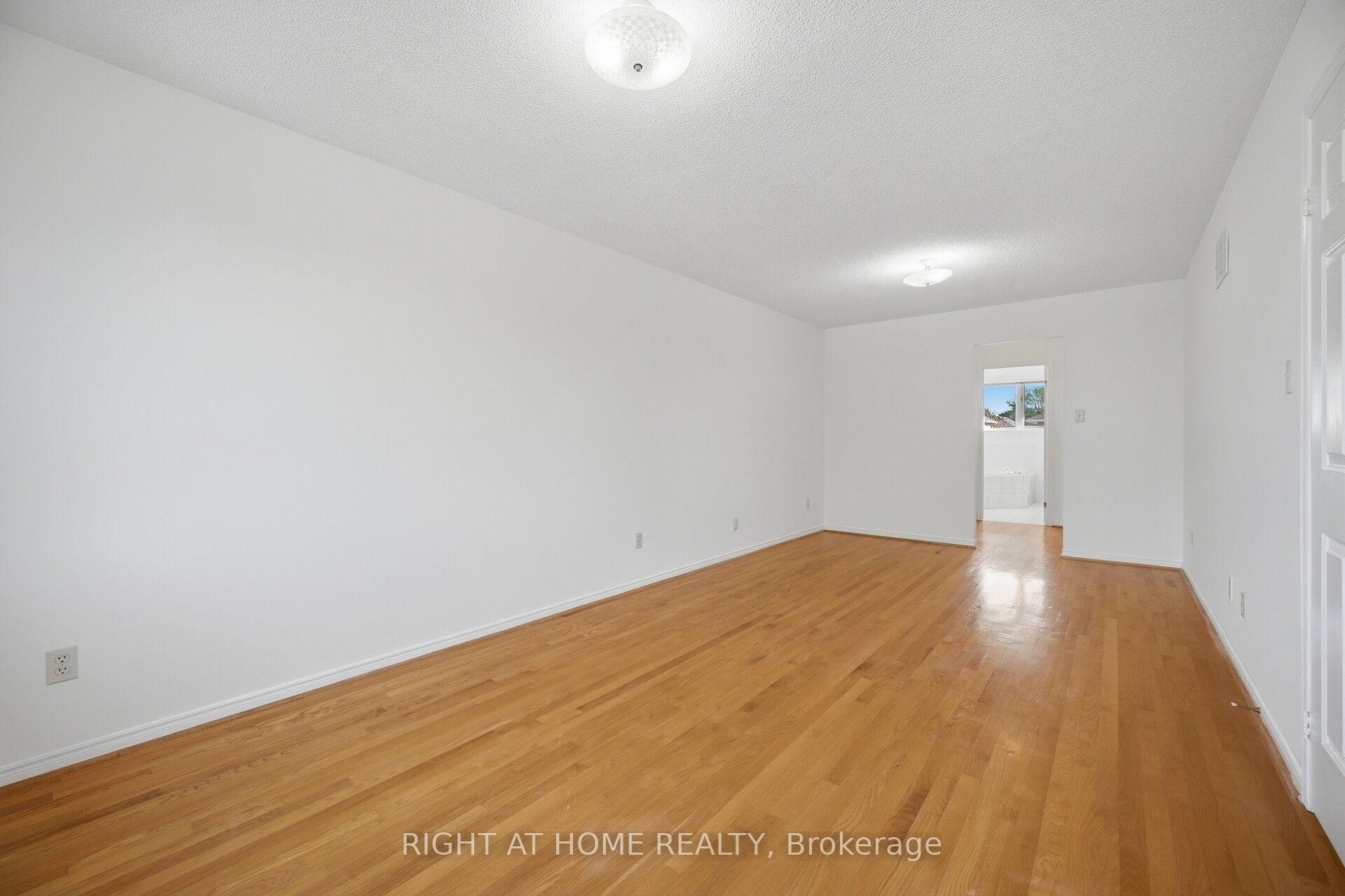 Photo 21 of 11 Lynda Mcneil Place, Markham, Middlefield — HOMEH