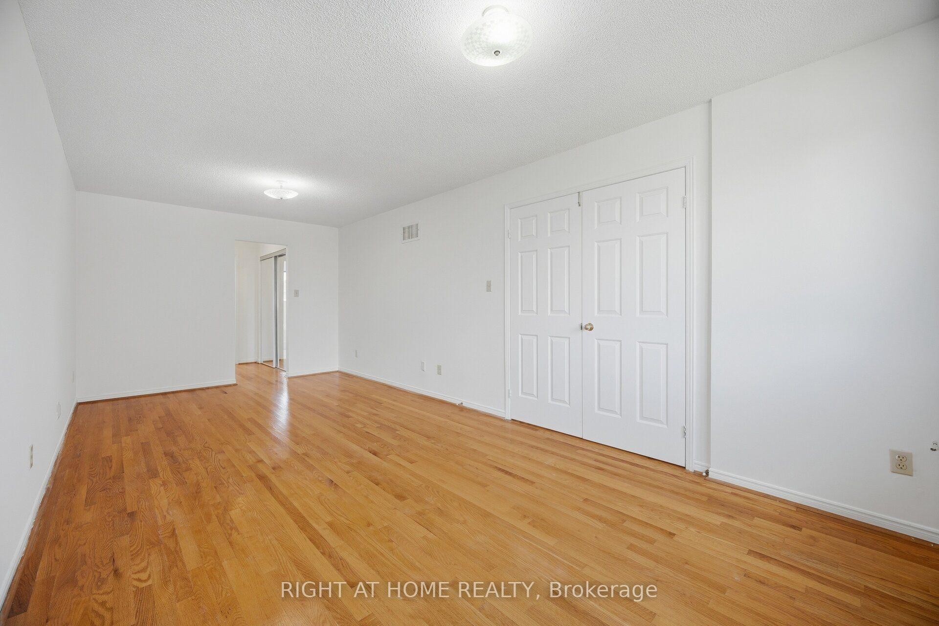 Photo 23 of 11 Lynda Mcneil Place, Markham, Middlefield — HOMEH