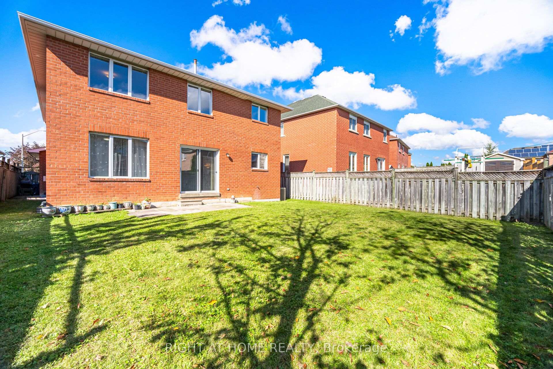 Photo 41 of 11 Lynda Mcneil Place, Markham, Middlefield — HOMEH