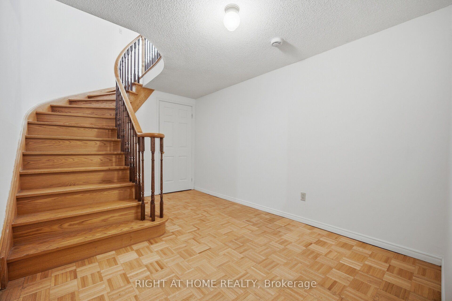 Photo 40 of 11 Lynda Mcneil Place, Markham, Middlefield — HOMEH