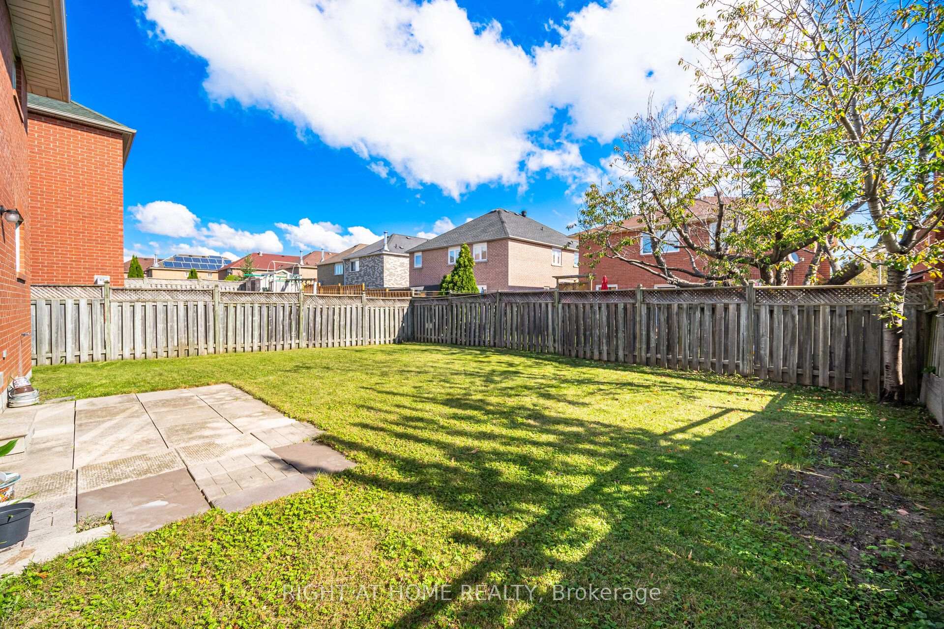 Photo 42 of 11 Lynda Mcneil Place, Markham, Middlefield — HOMEH