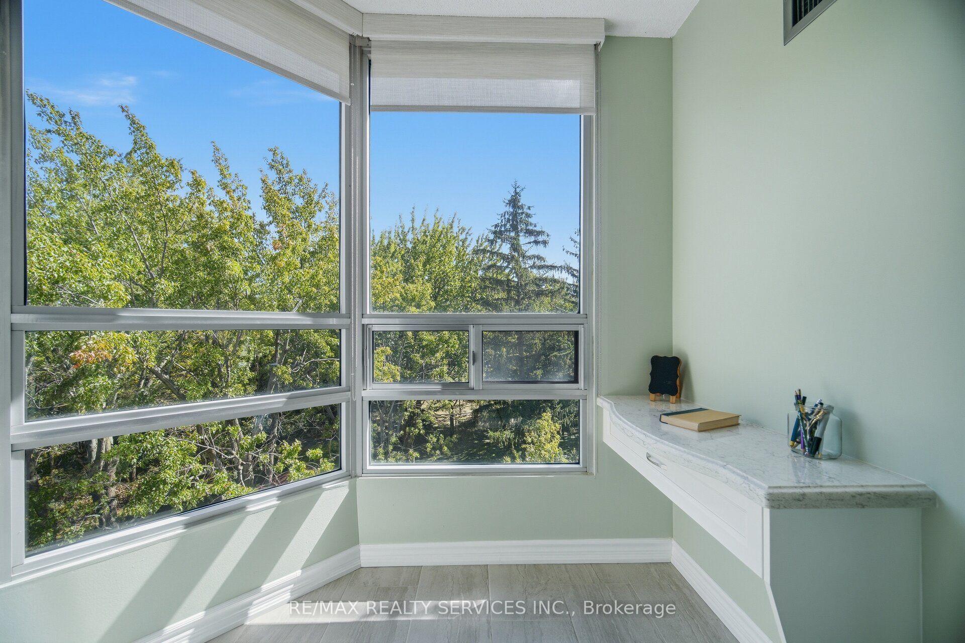 Photo 9 of Unit 404, 330 Mill Street S, Brampton, Brampton South — HOMEH
