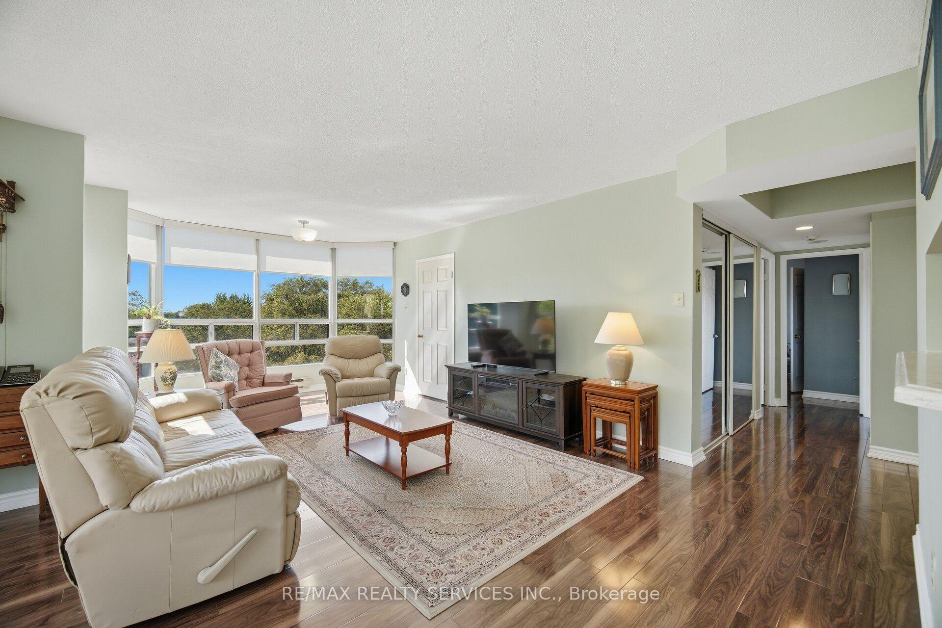 Photo 14 of Unit 404, 330 Mill Street S, Brampton, Brampton South — HOMEH