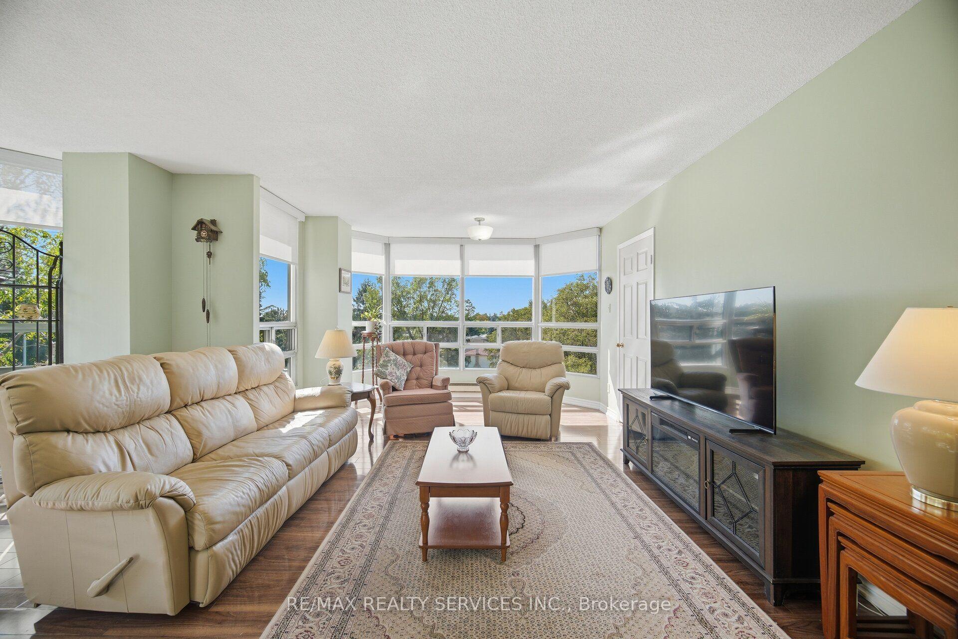 Photo 15 of Unit 404, 330 Mill Street S, Brampton, Brampton South — HOMEH