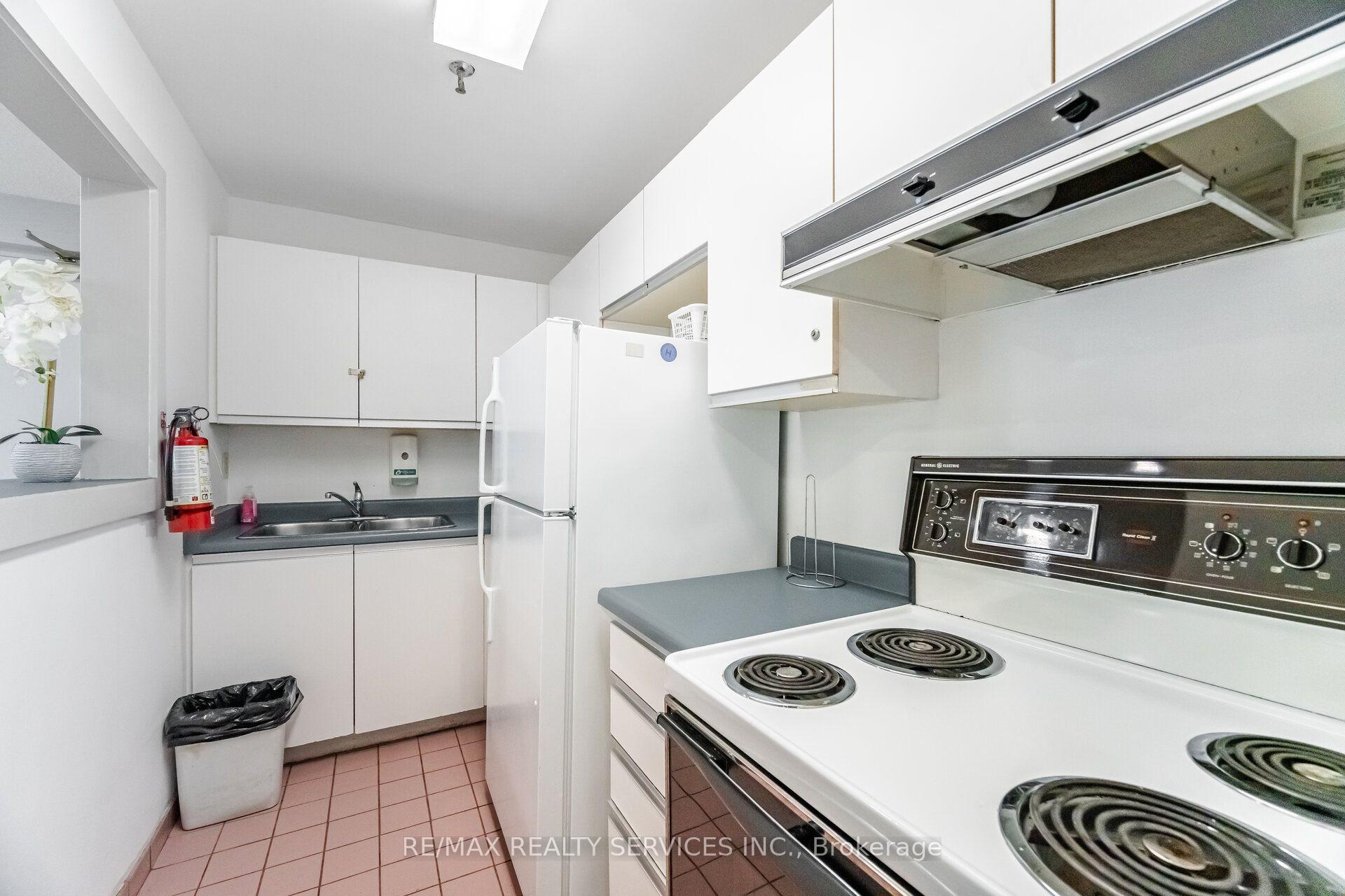 Photo 32 of Unit 404, 330 Mill Street S, Brampton, Brampton South — HOMEH