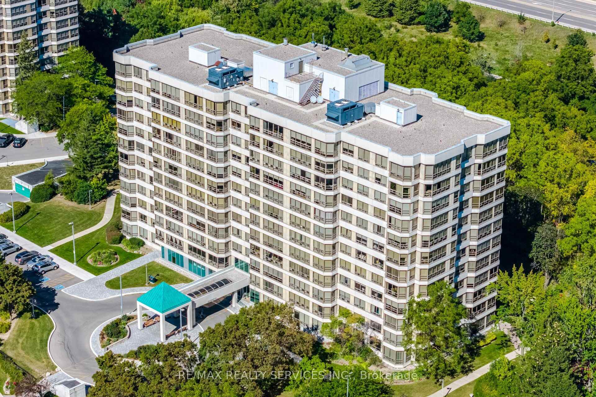 Photo 43 of Unit 404, 330 Mill Street S, Brampton, Brampton South — HOMEH