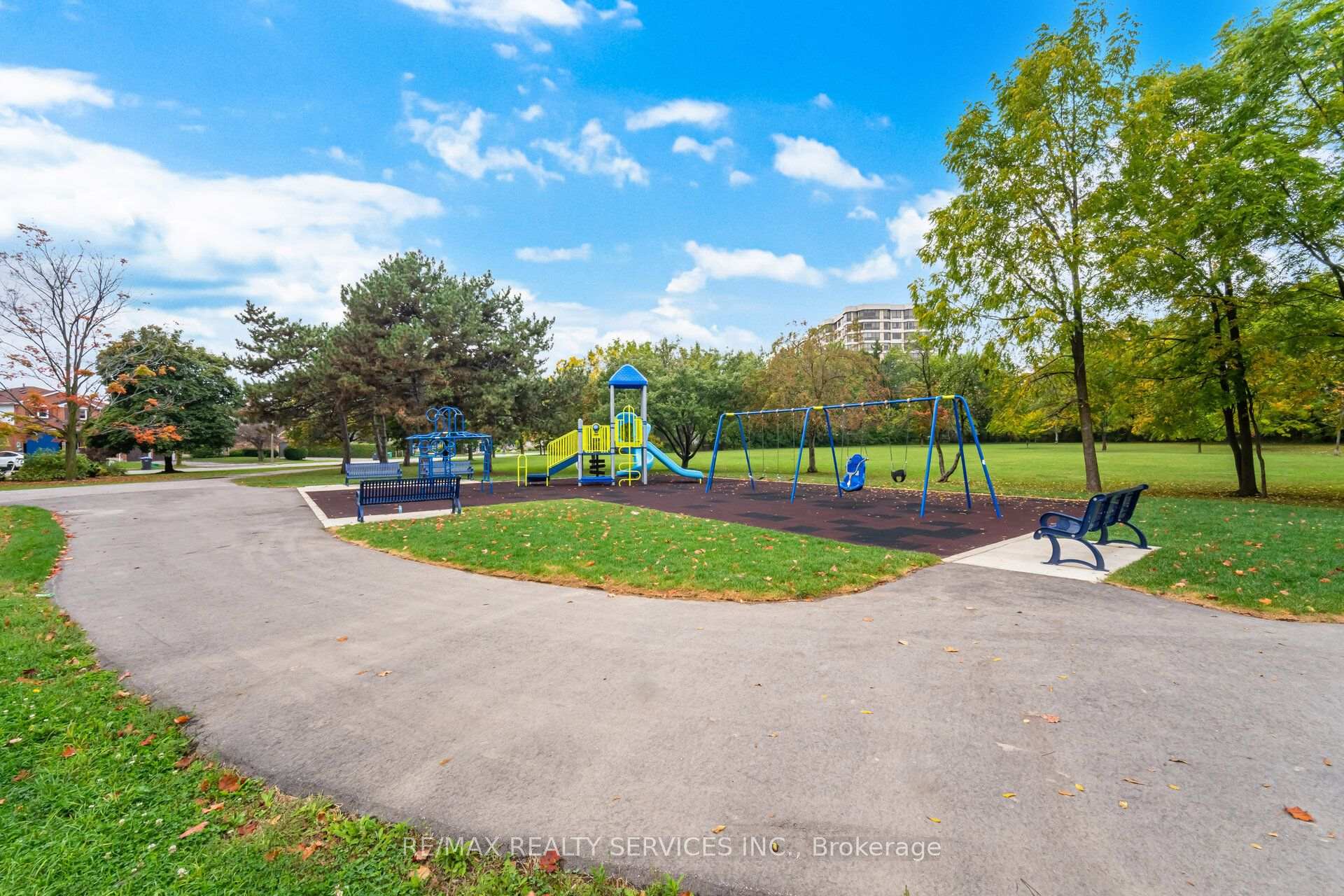 Photo 49 of Unit 404, 330 Mill Street S, Brampton, Brampton South — HOMEH