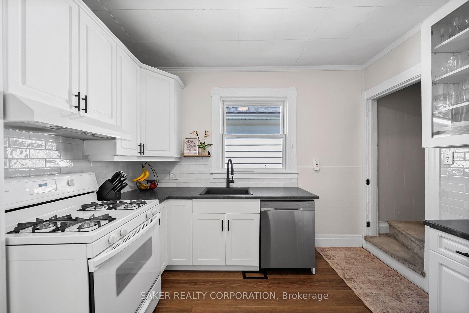 Photo 10 of 23 Maple Street, St. Thomas — HOMEH