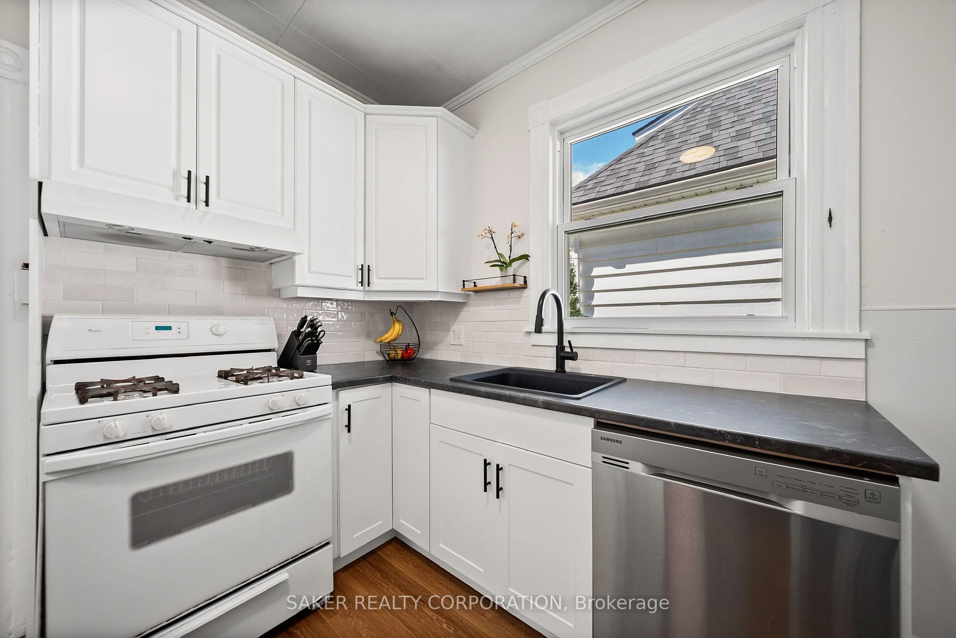 Photo 11 of 23 Maple Street, St. Thomas — HOMEH