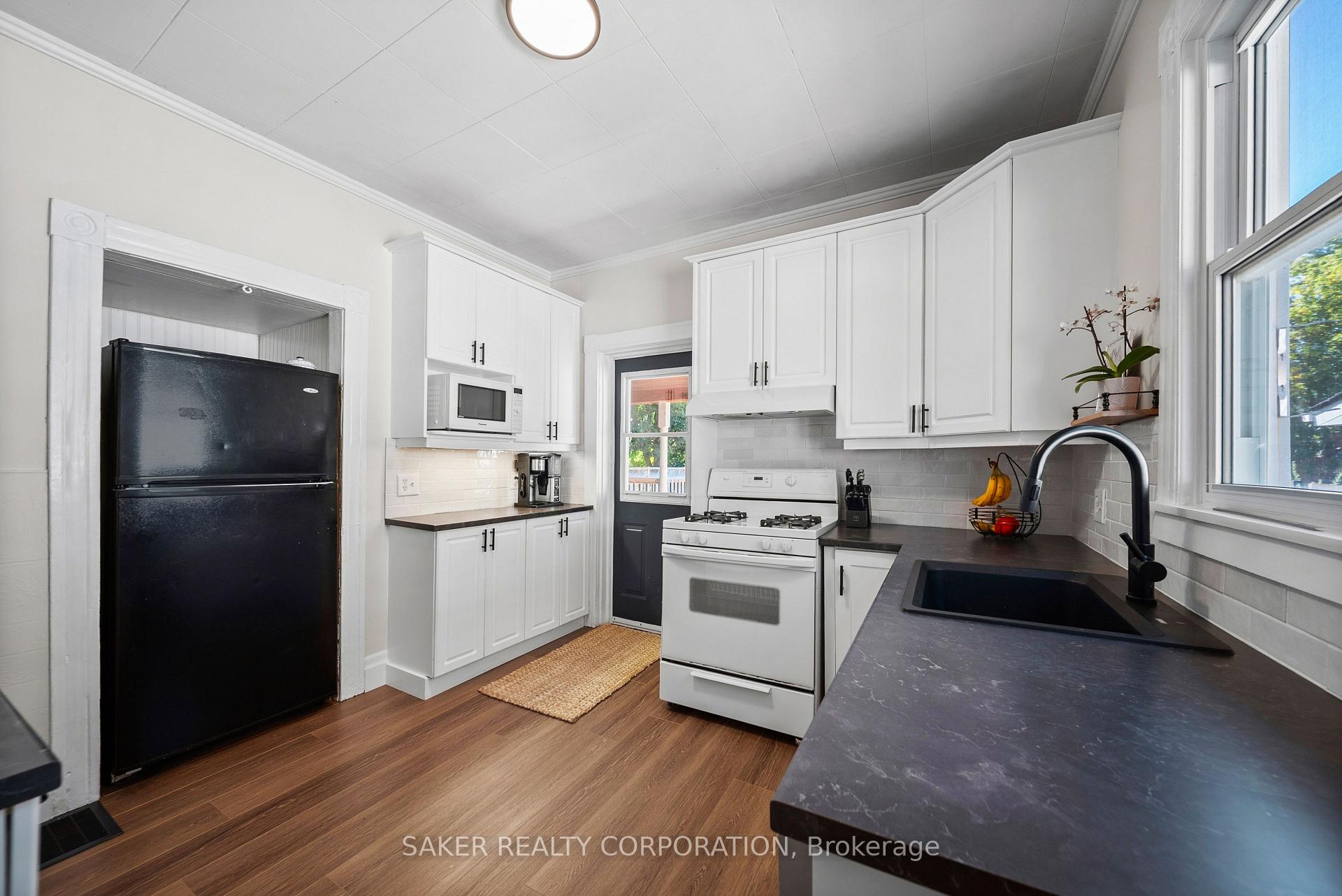 Photo 12 of 23 Maple Street, St. Thomas — HOMEH