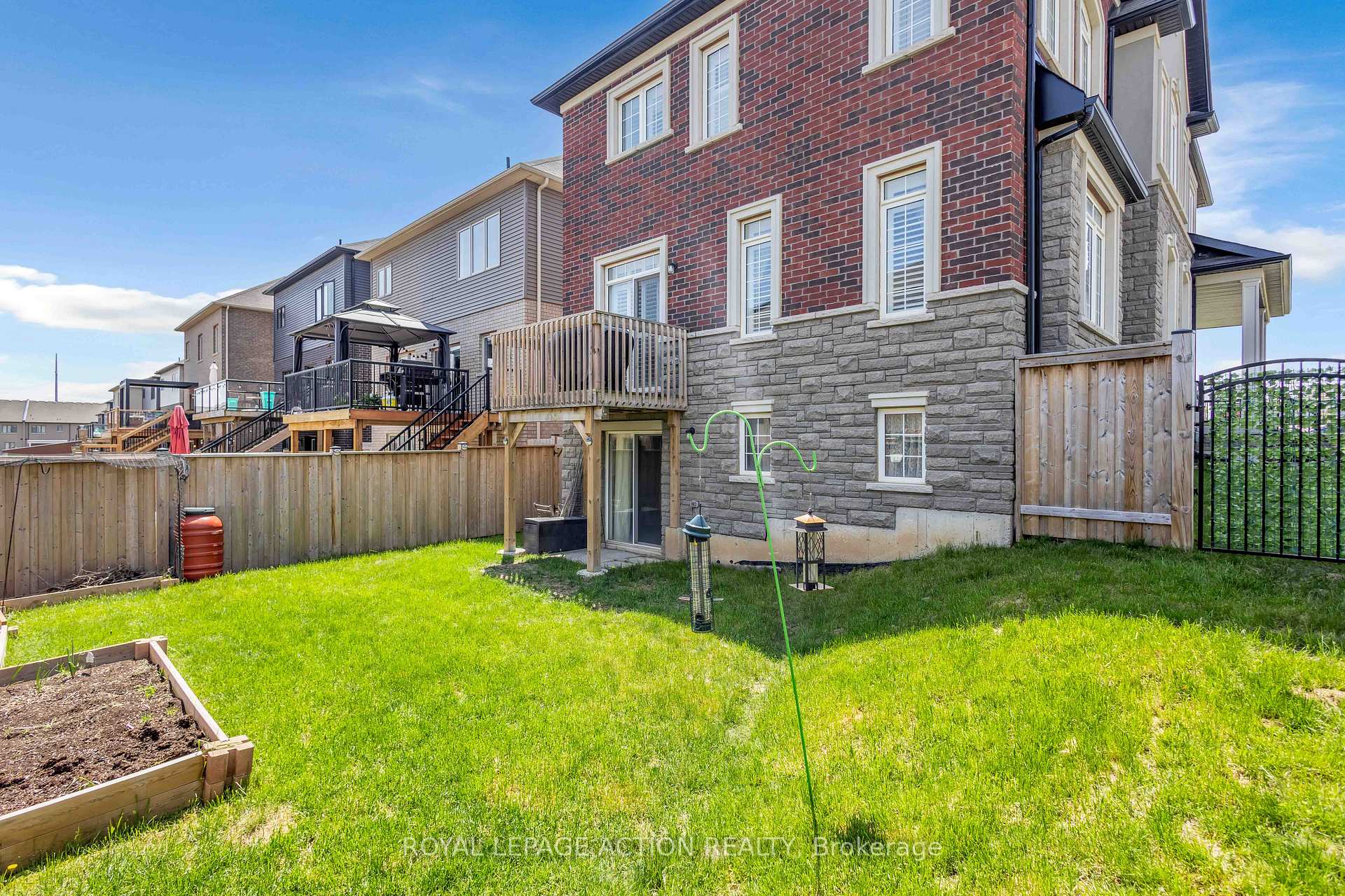 Photo 37 of 2 Doug Foulds Way, Brant, Paris — HOMEH