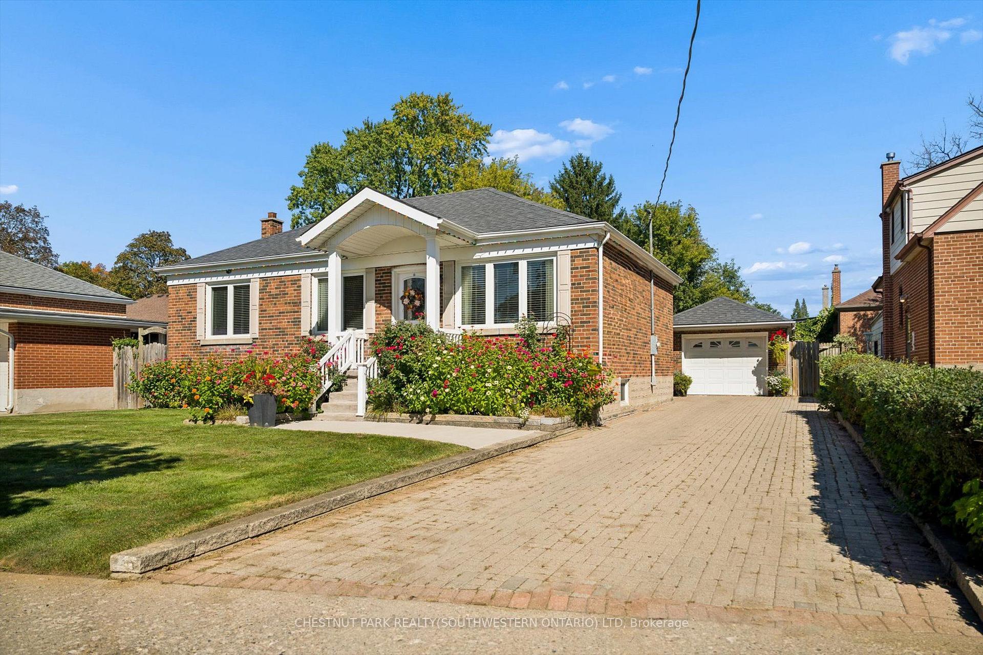 Photo 2 of 56 Suffolk Avenue, Kitchener, Heritage Park - Kitchener — HOMEH