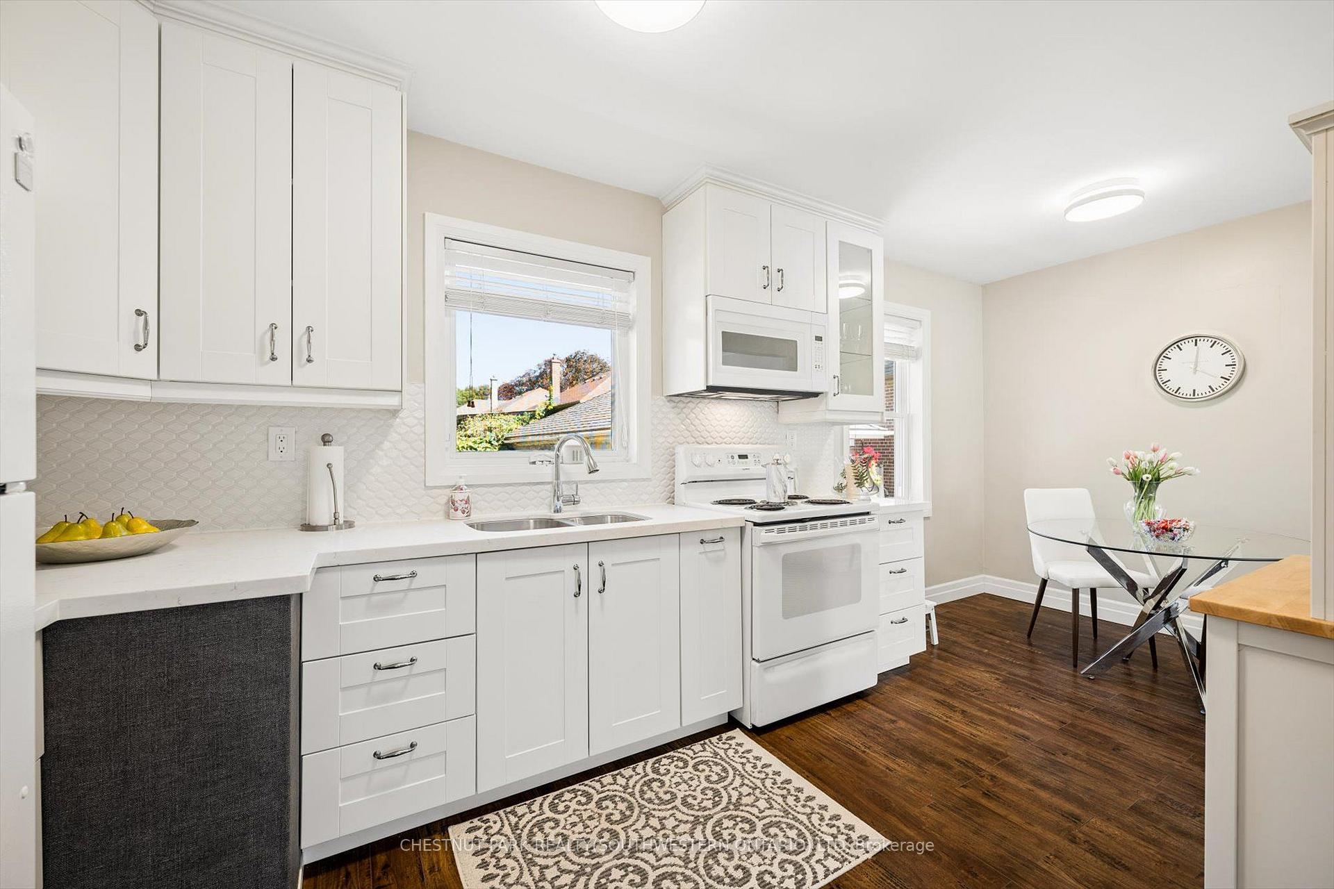 Photo 10 of 56 Suffolk Avenue, Kitchener, Heritage Park - Kitchener — HOMEH