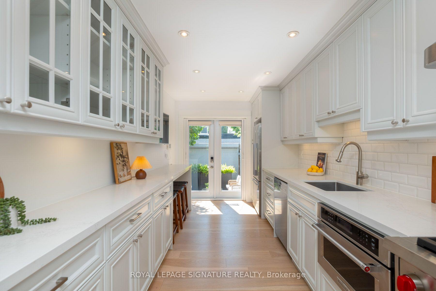 Photo 11 of 40 Bright Street, Toronto, Moss Park — HOMEH