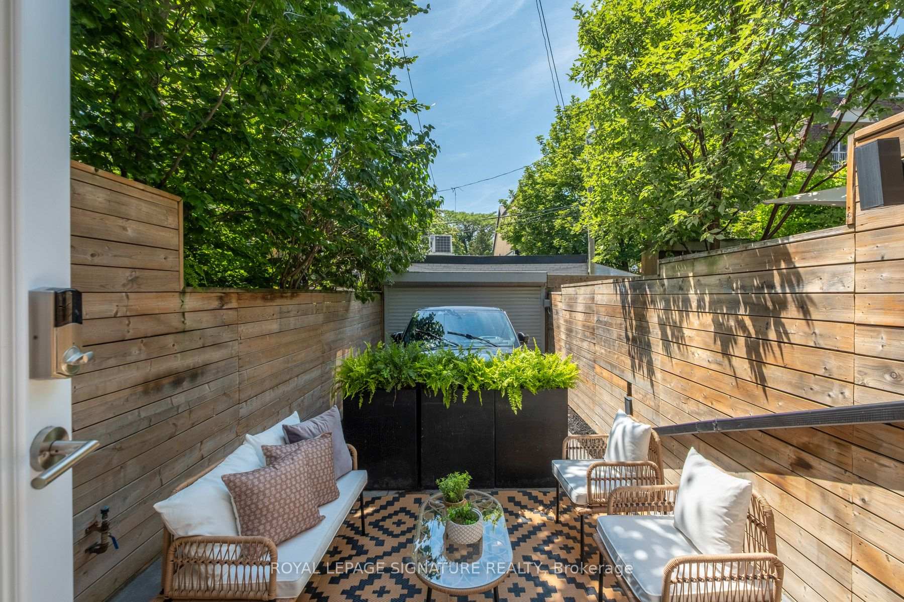 Photo 28 of 40 Bright Street, Toronto, Moss Park — HOMEH