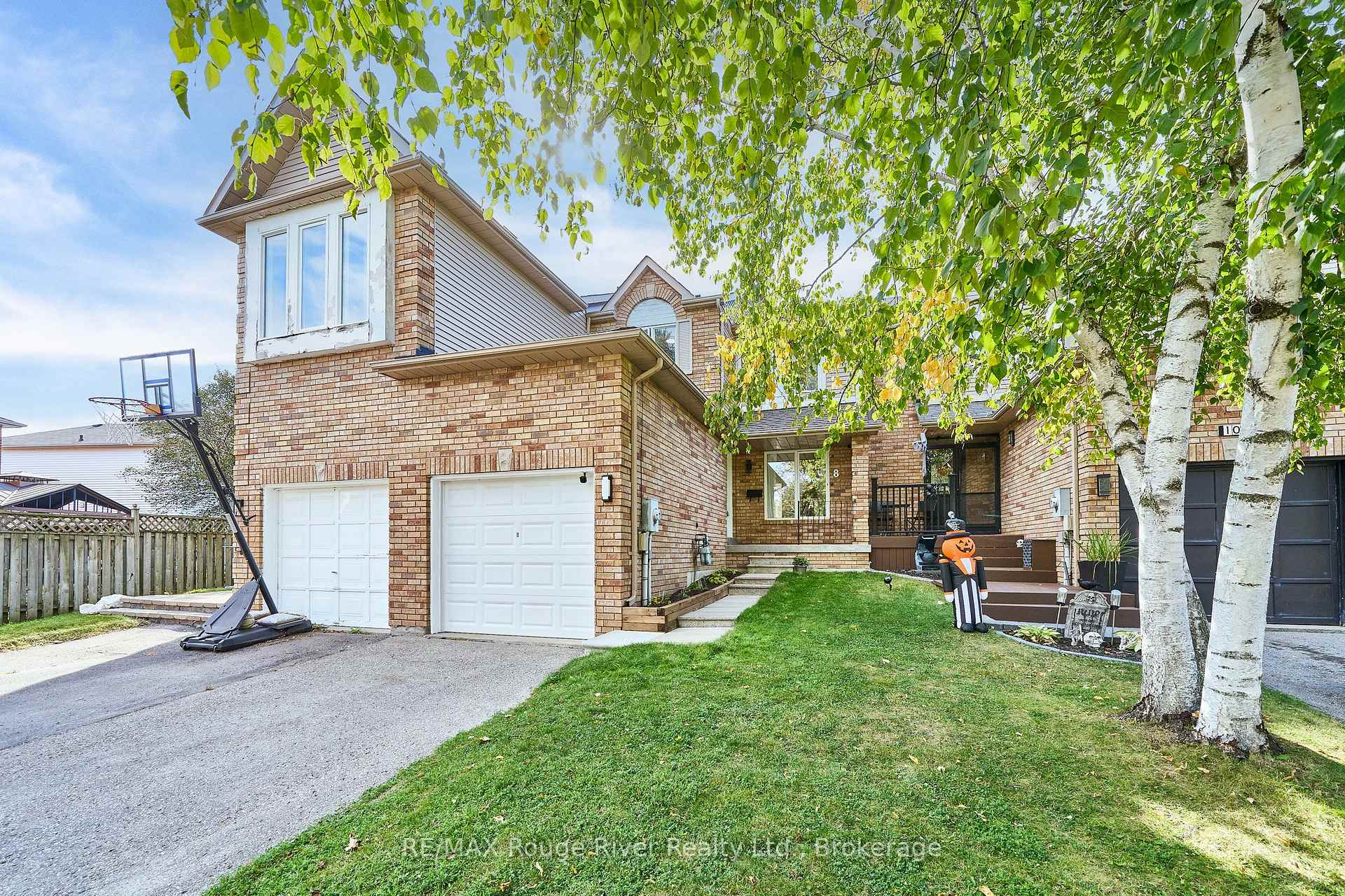 Photo 1 of 8 Landerville Lane, Clarington, Bowmanville — HOMEH