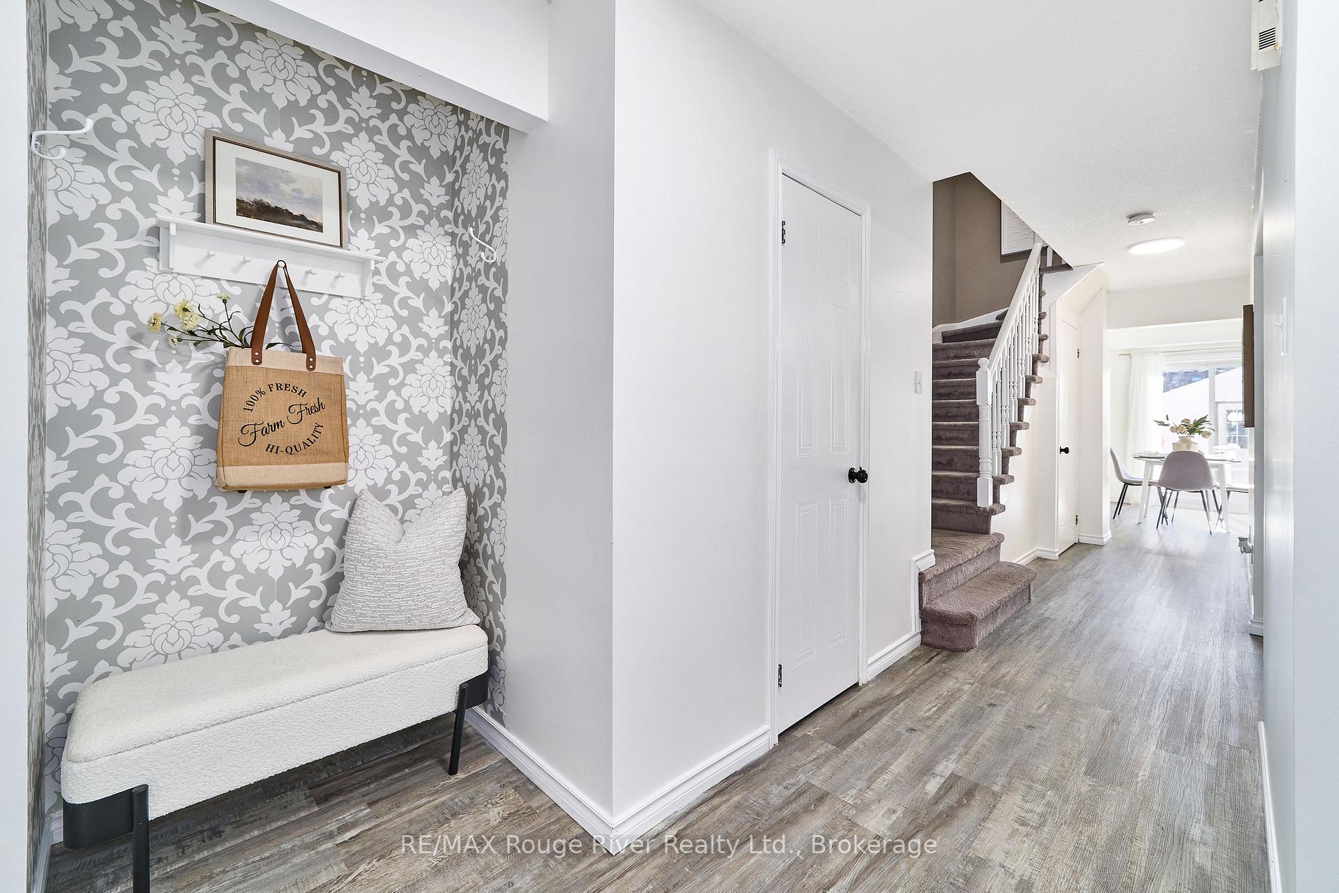 Photo 5 of 8 Landerville Lane, Clarington, Bowmanville — HOMEH