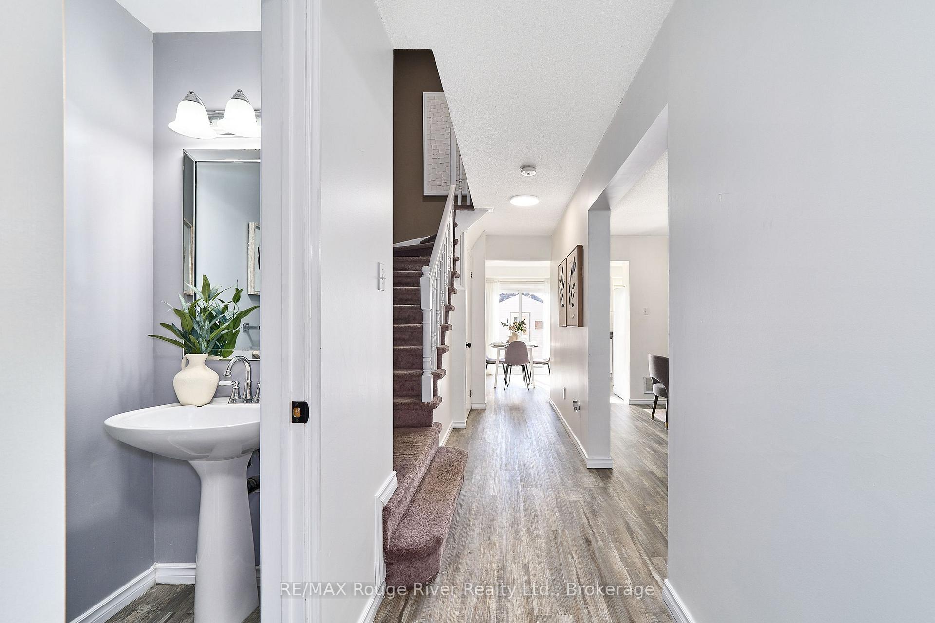 Photo 6 of 8 Landerville Lane, Clarington, Bowmanville — HOMEH