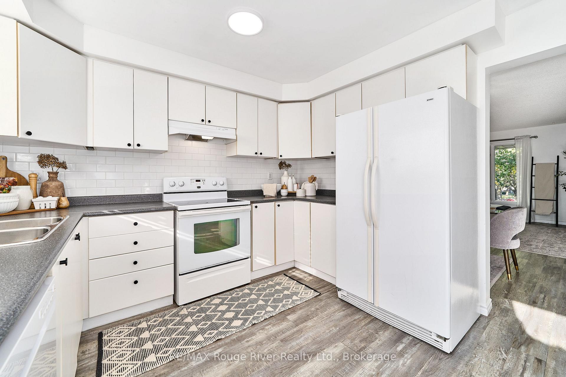 Photo 12 of 8 Landerville Lane, Clarington, Bowmanville — HOMEH