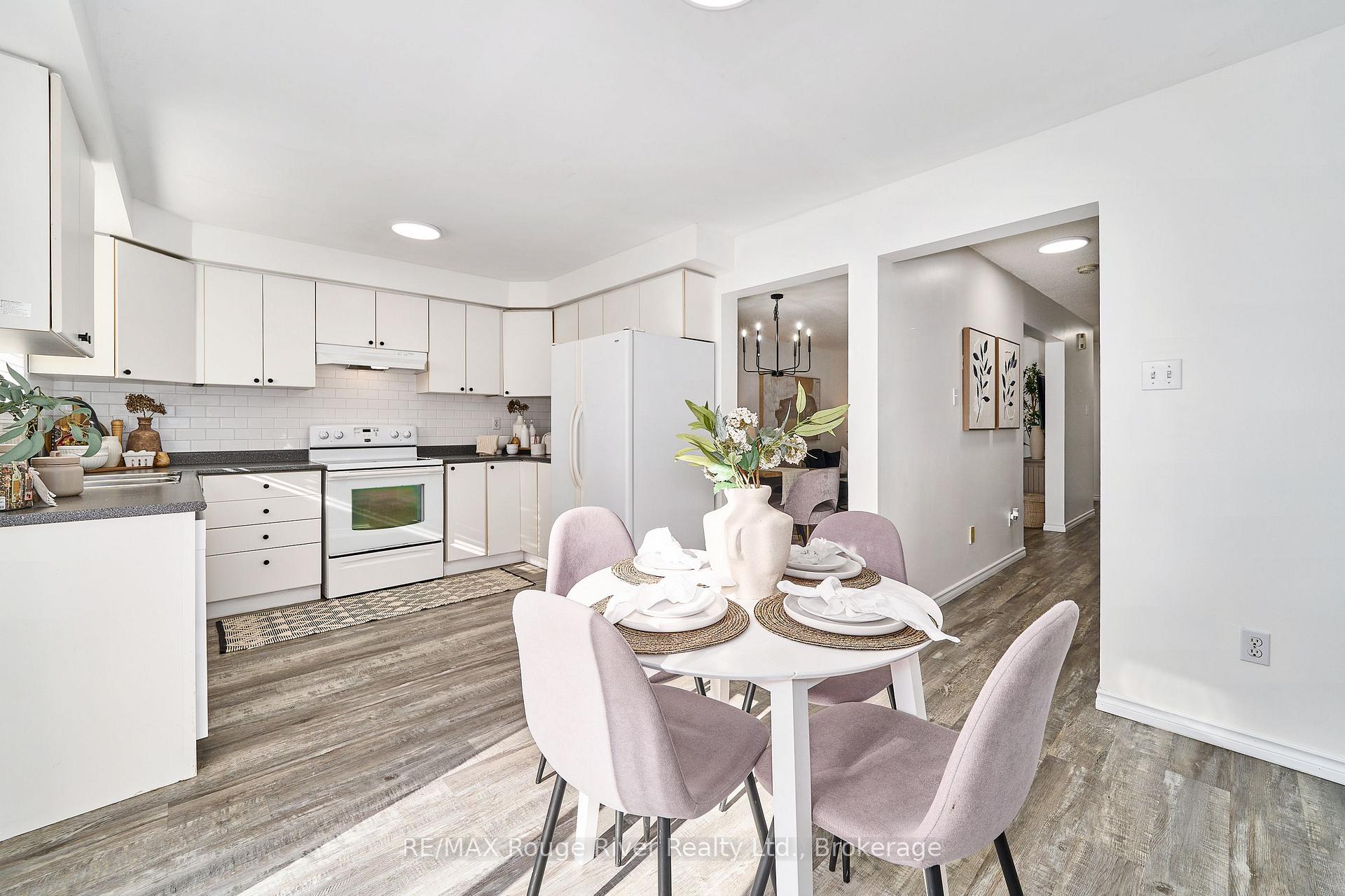 Photo 16 of 8 Landerville Lane, Clarington, Bowmanville — HOMEH