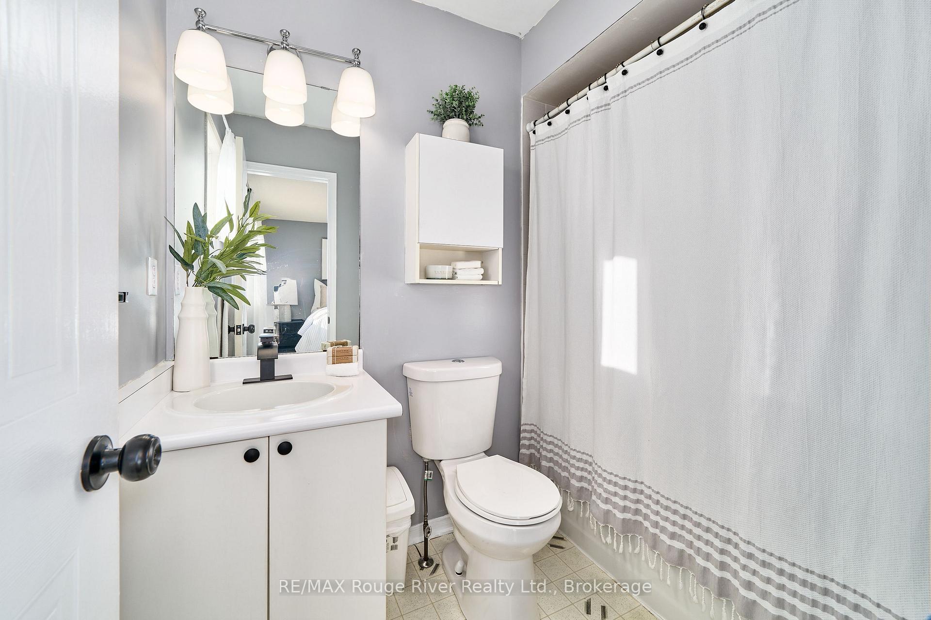 Photo 21 of 8 Landerville Lane, Clarington, Bowmanville — HOMEH