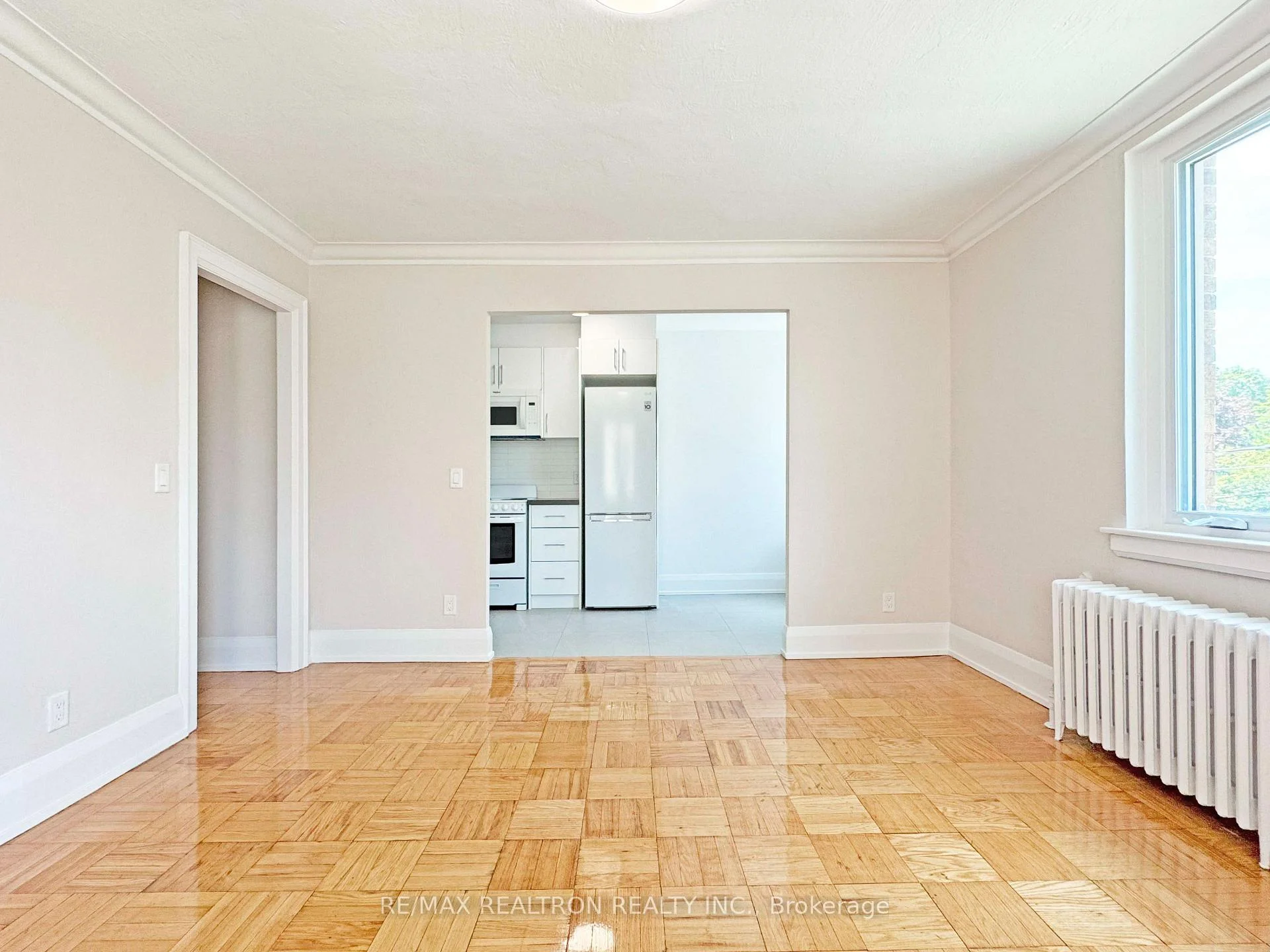 Photo 8 of Unit 621, 398 Avenue Road, Toronto, Casa Loma — HOMEH