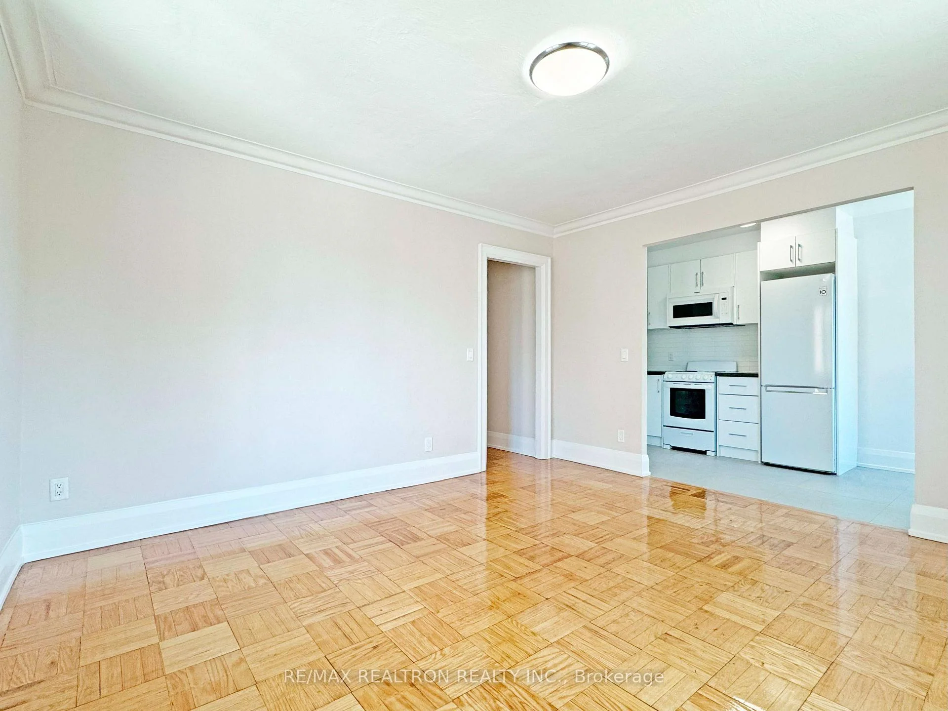 Photo 11 of Unit 621, 398 Avenue Road, Toronto, Casa Loma — HOMEH