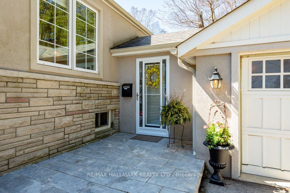 Photo 4 of 12 Guildcrest Drive, Scarborough, Guildwood — HOMEH
