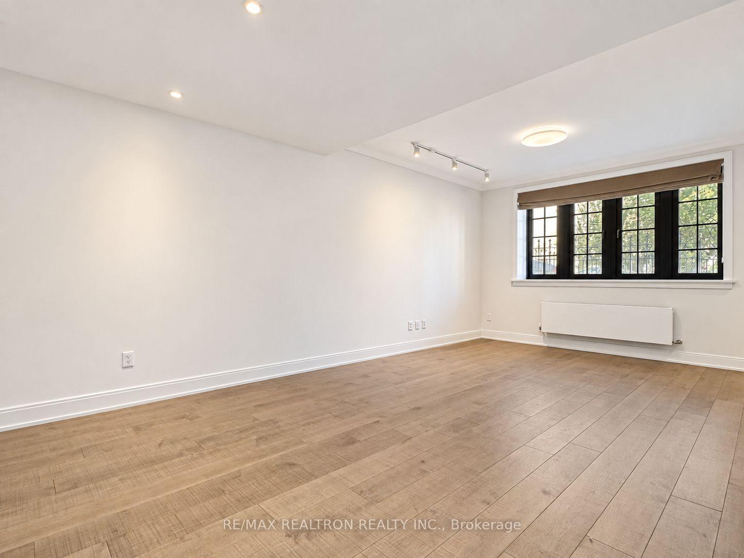 Photo 3 of Unit 107, 2 Clarendon Avenue, Toronto, Casa Loma — HOMEH