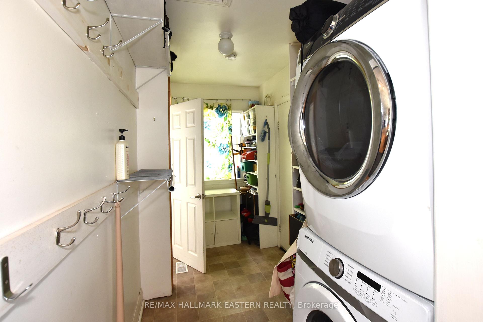 Photo 17 of 726 Fairbairn Street, Peterborough, Northcrest Ward 5 — HOMEH
